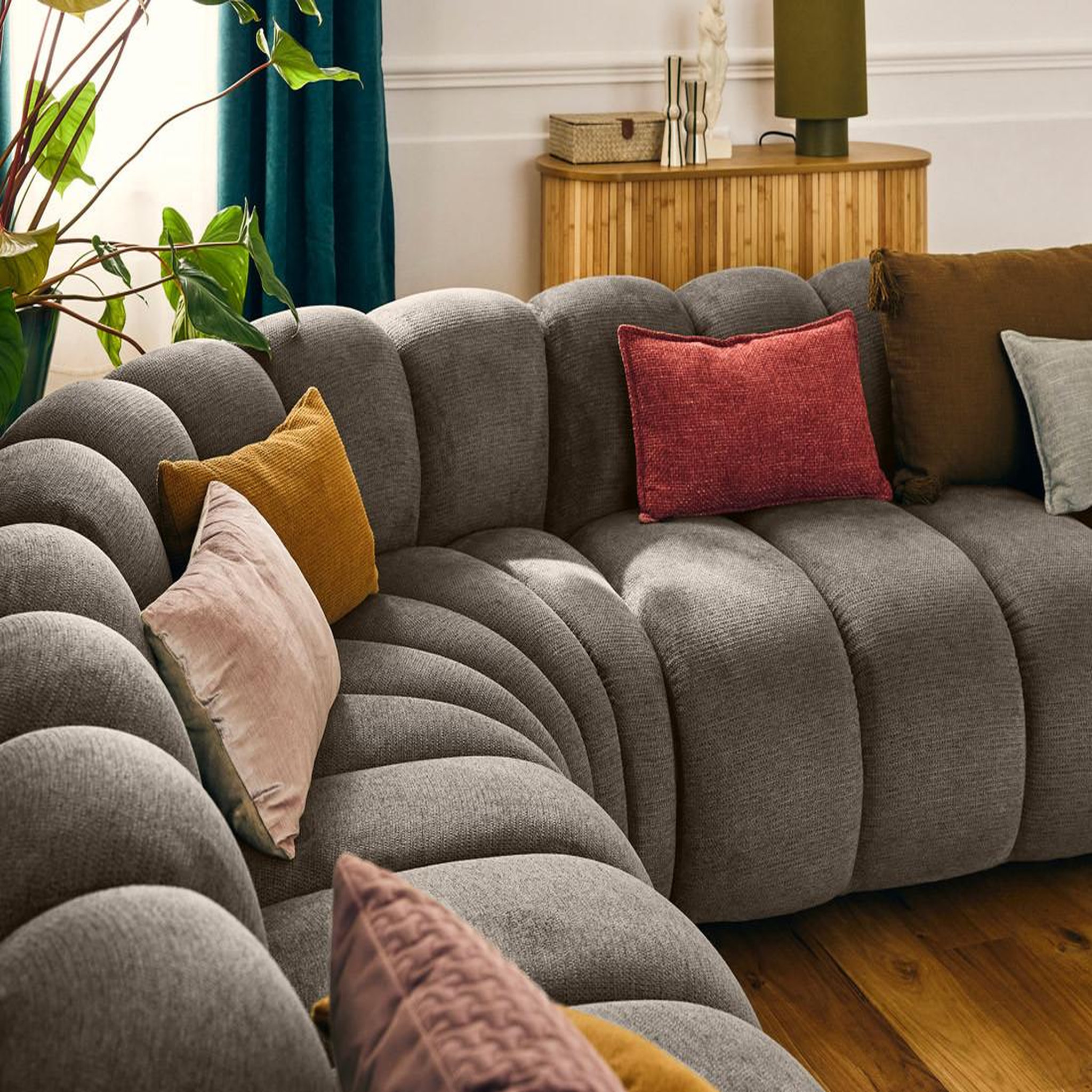 Voir la diapositive 6 : LISA DESIGN Debbie - canapé modulable d'angle droit 5 places en tissu texturé