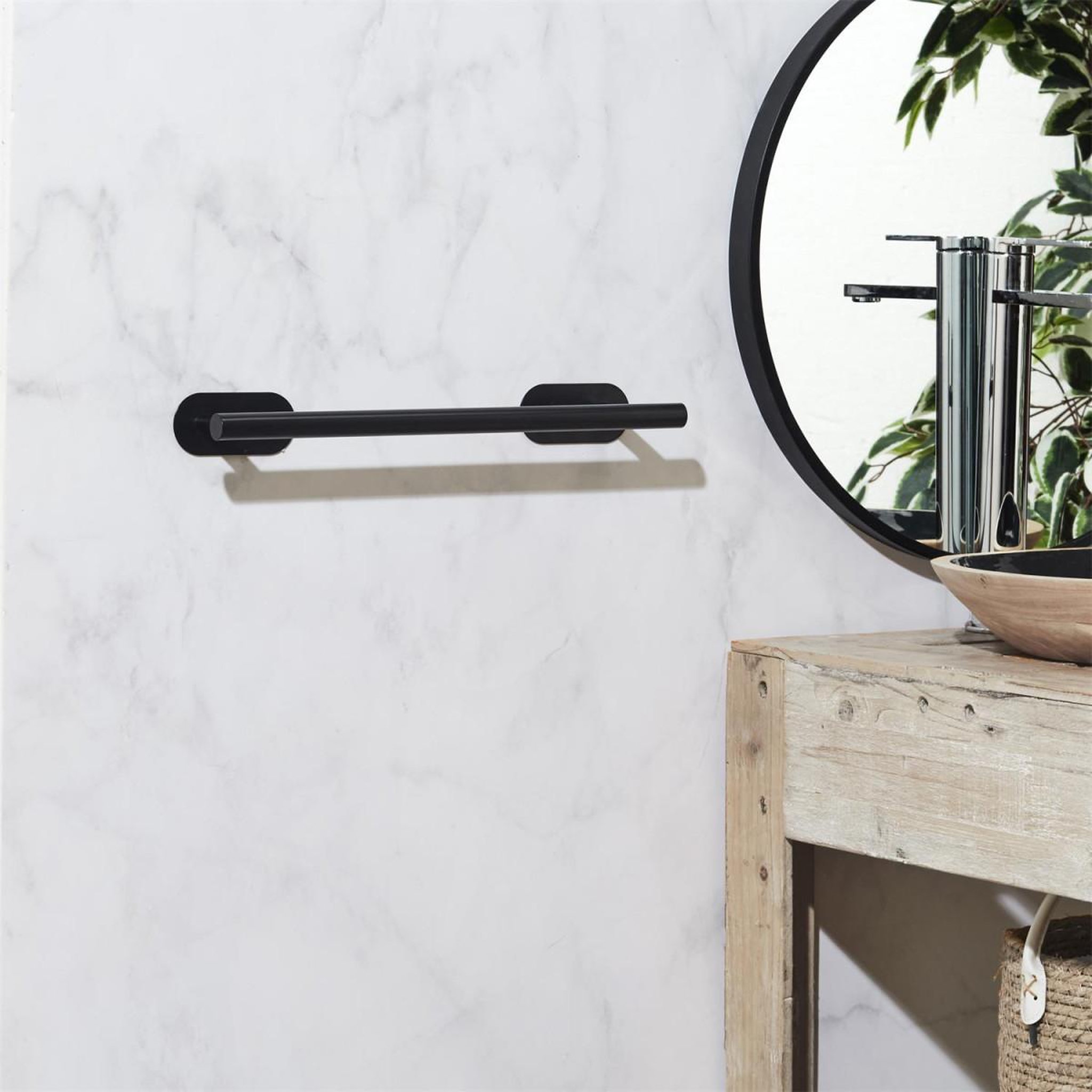 Voir la diapositive 4 : Je cherche une idee Porte-serviettes mural  métal  40cm noir