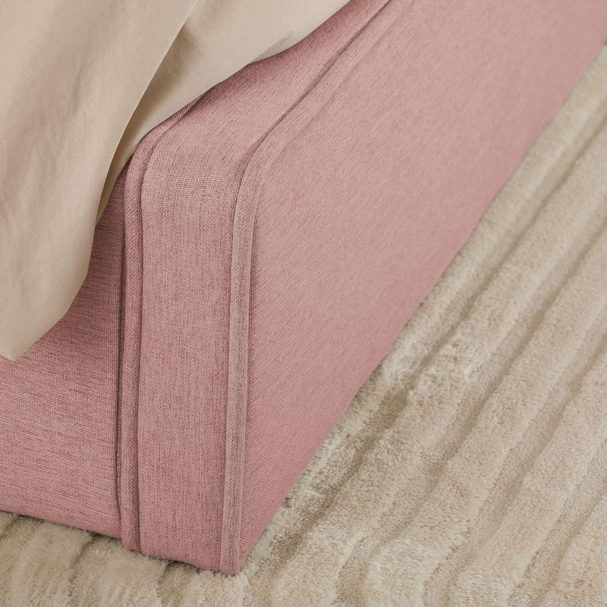 IDIMEX Lit double BELARTI 140 x 190 cm, revêtement en tissu