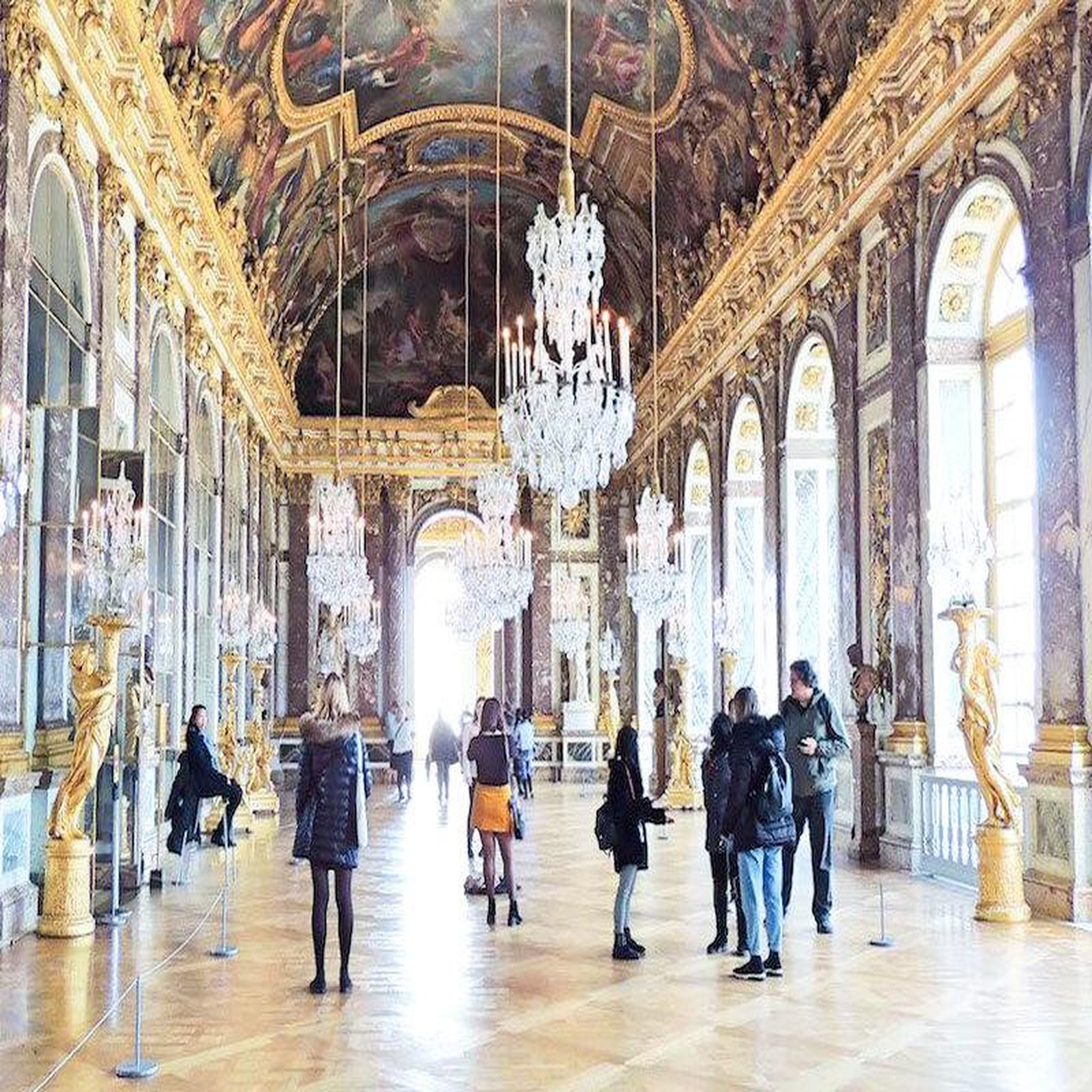 Voir la diapositive 2 : Smartbox Visite guidée du château de versailles et ses jardins et transport depuis paris pour 2 adultes - coffret cadeau sport & aventure