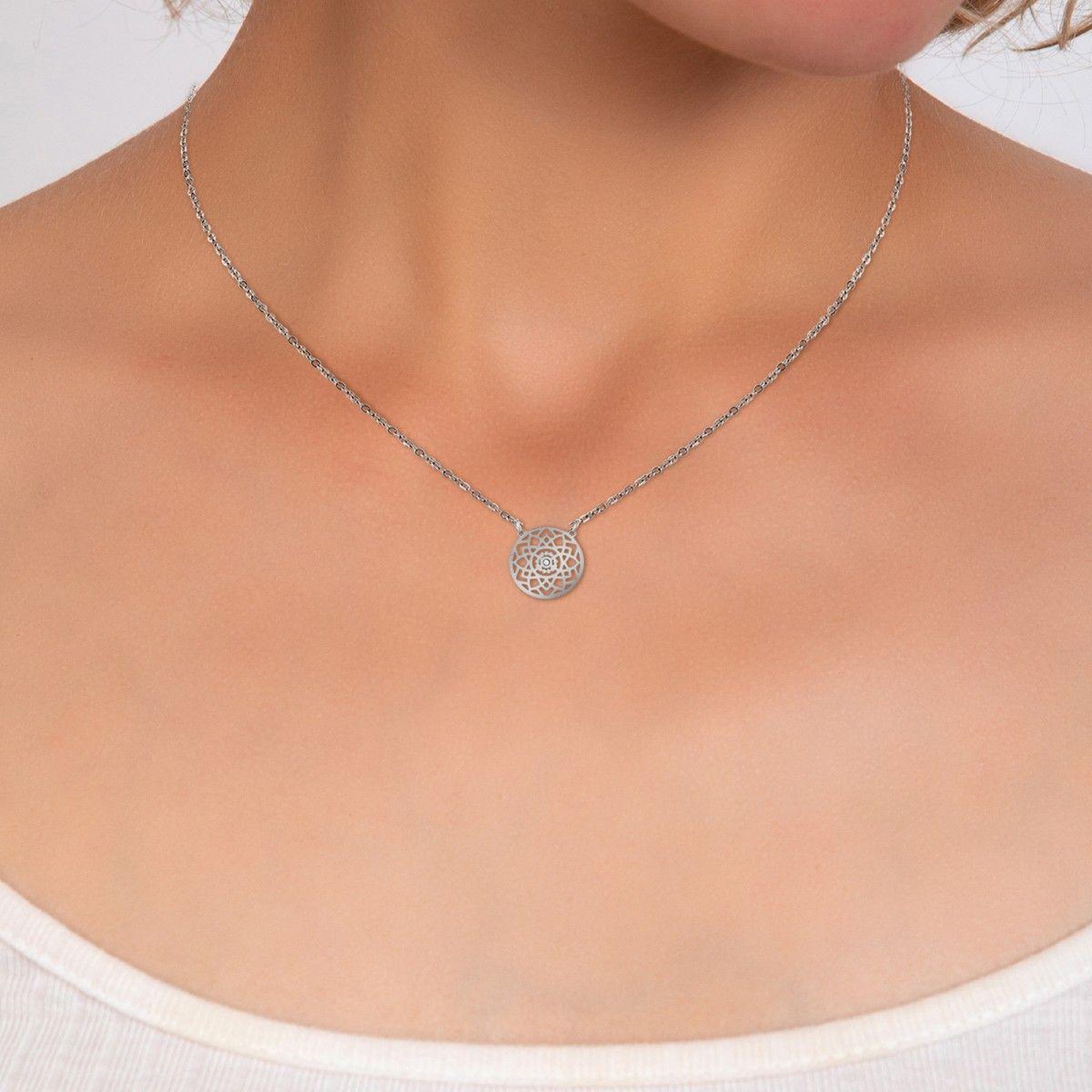 Voir la diapositive 2 : SC CRYSTAL Collier par SC Crystal orné d'un véritable diamant blanc