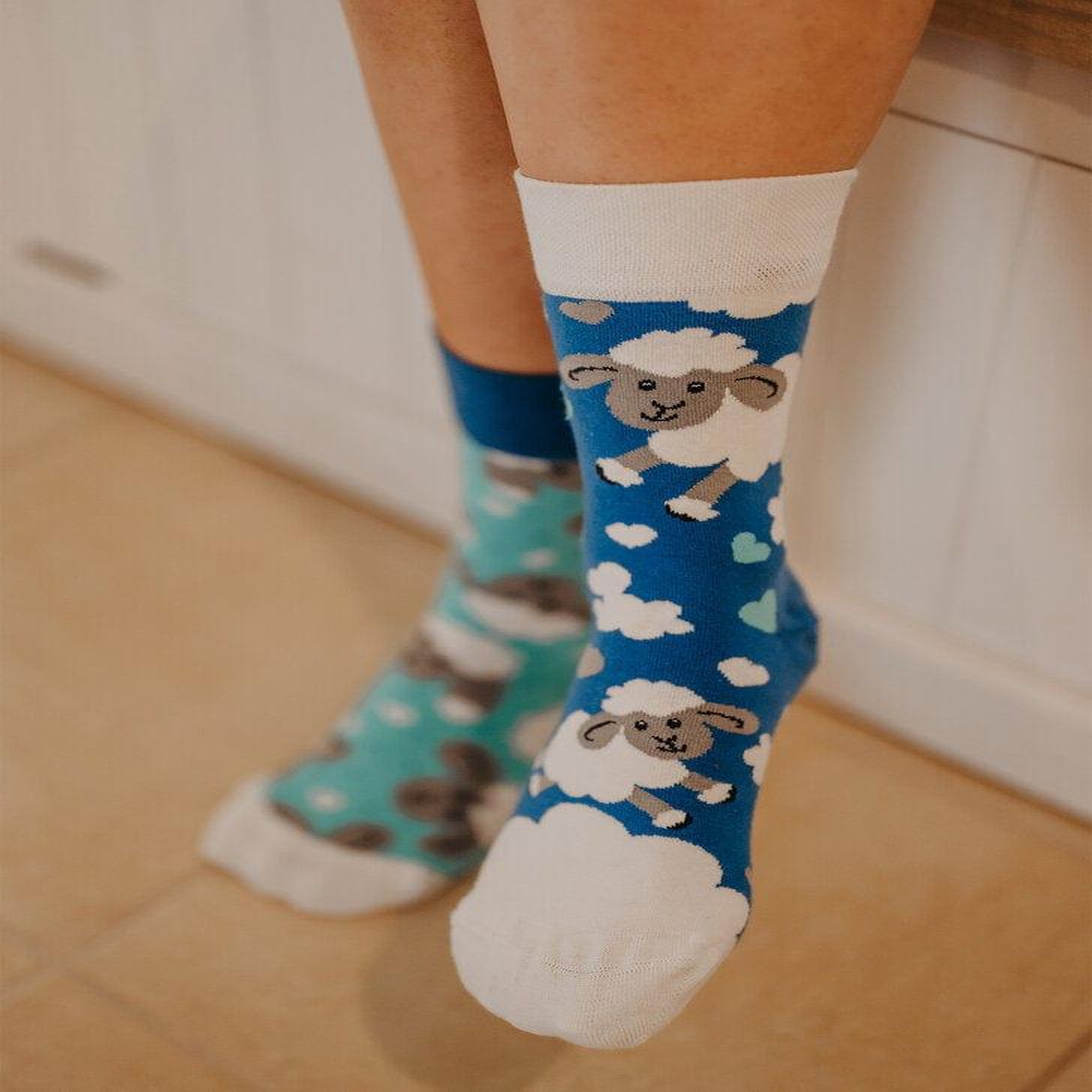 Voir la diapositive 5 : DEDOLES Chaussettes moutons et nuages