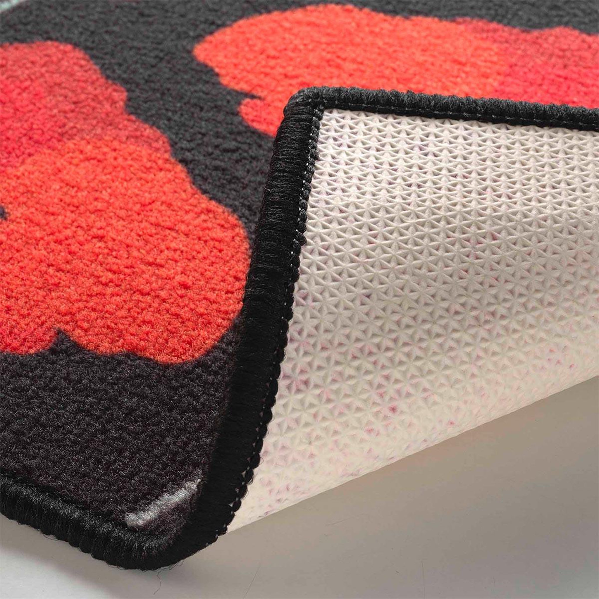 Voir la diapositive 2 : Douceur d'Intérieur Tapis déco imprimé  coquelicots  50x80cm noir & rouge