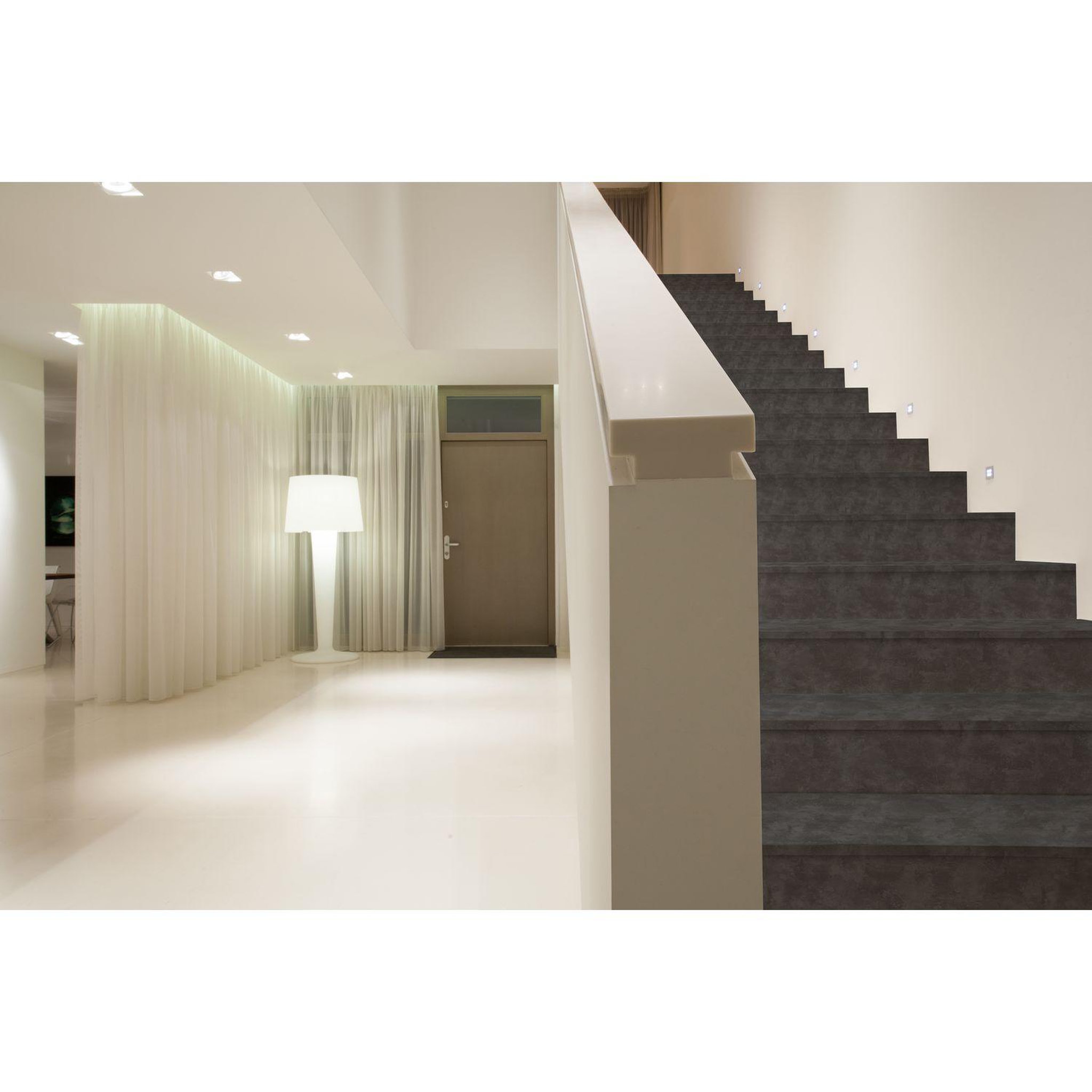 HABITABLE Contremarche adhésive en PVC imitation Béton. Coloris disponibles : Gris