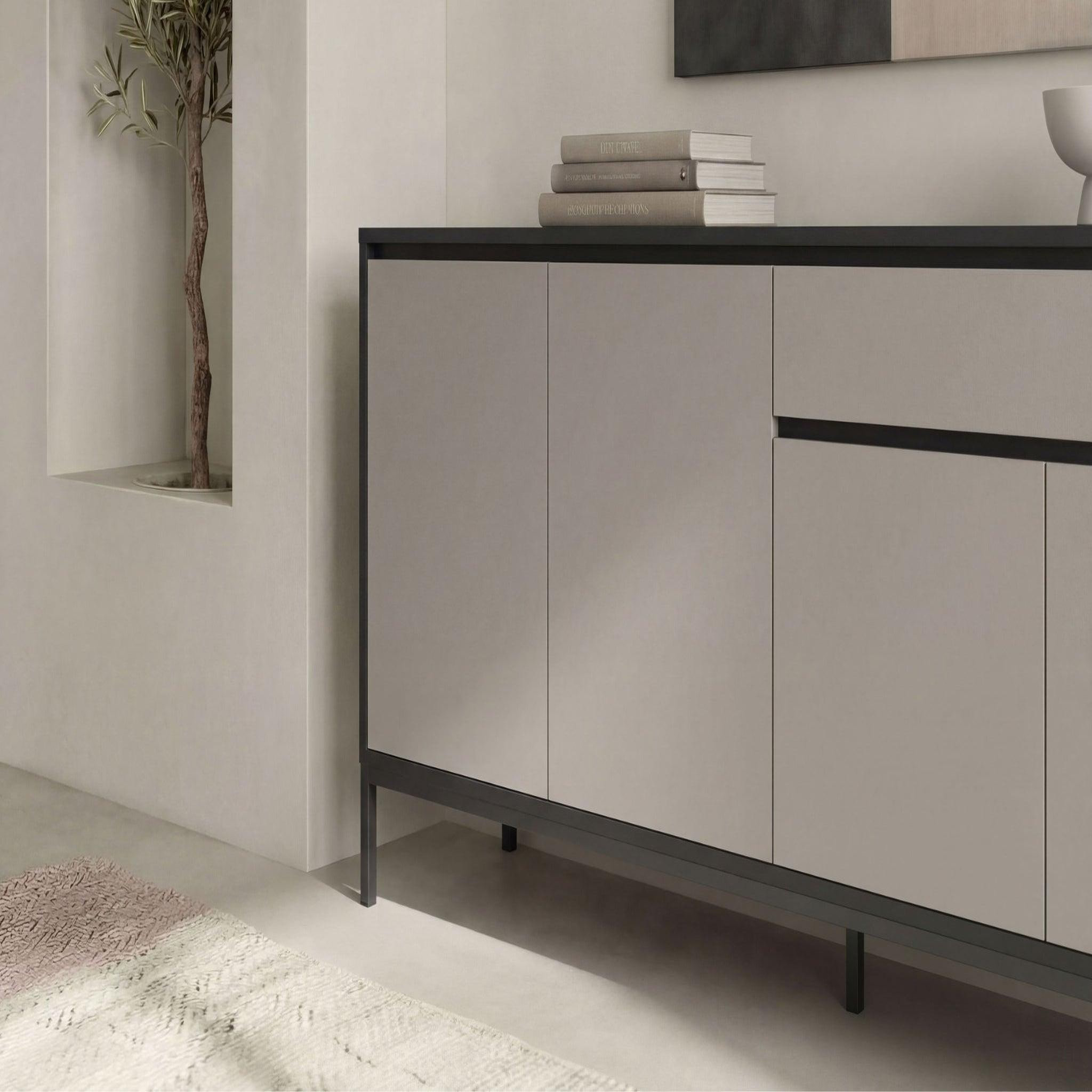 Voir la diapositive 4 : CASANOVA PARIS Vana - buffet 4 portes 180cm en mélamine