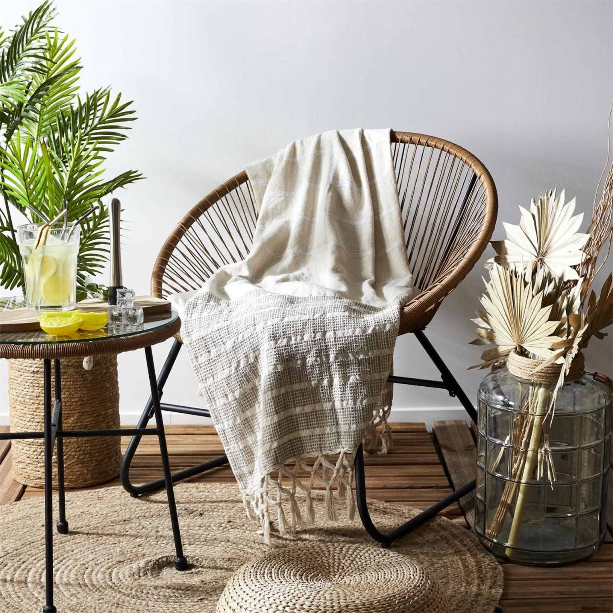Voir la diapositive 4 : The Home Deco Factory Plaid à franges  imprimé  130x160cm beige & blanc