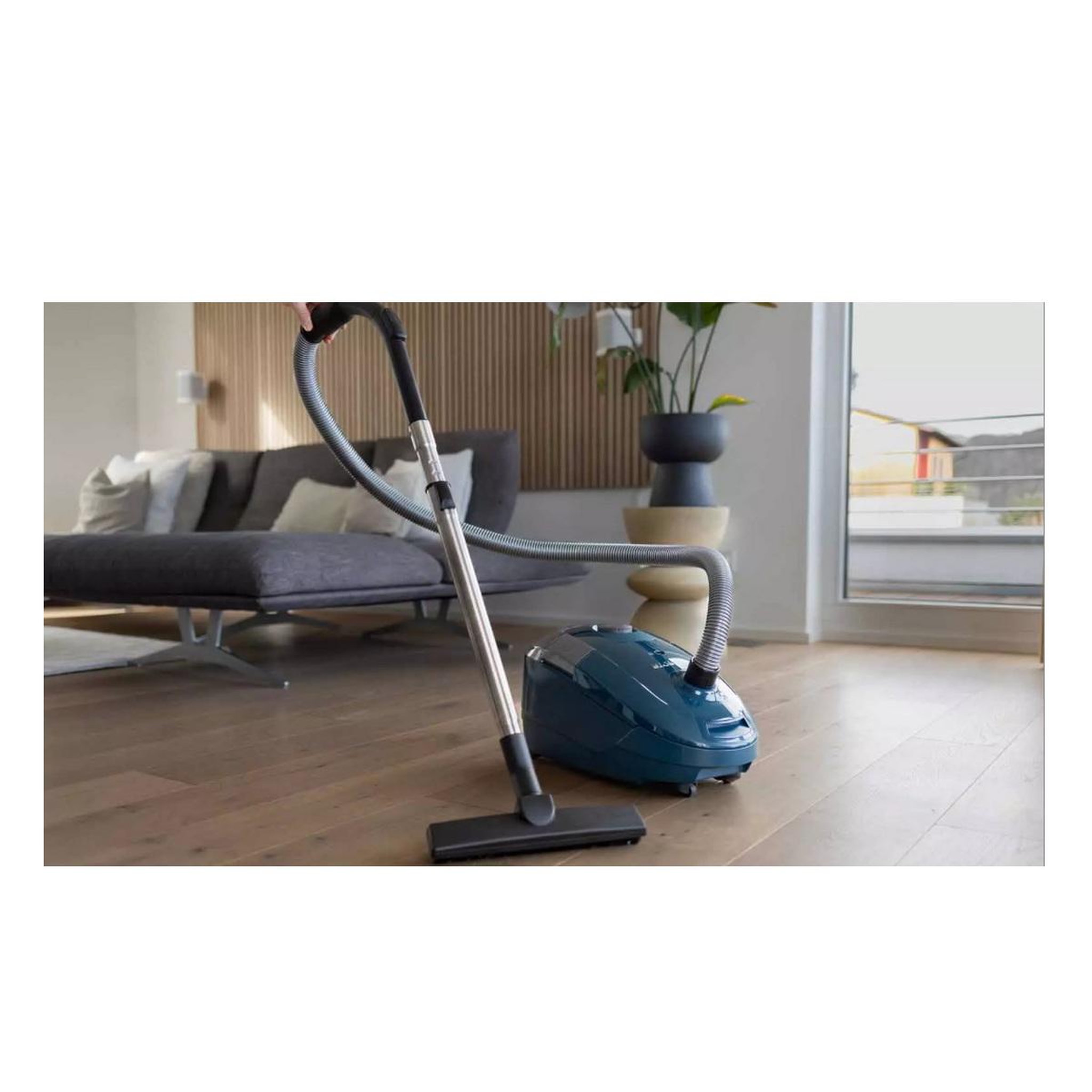Voir la diapositive 3 : ROWENTA Aspirateur traineau 900w 76db bleu - ro3126ea