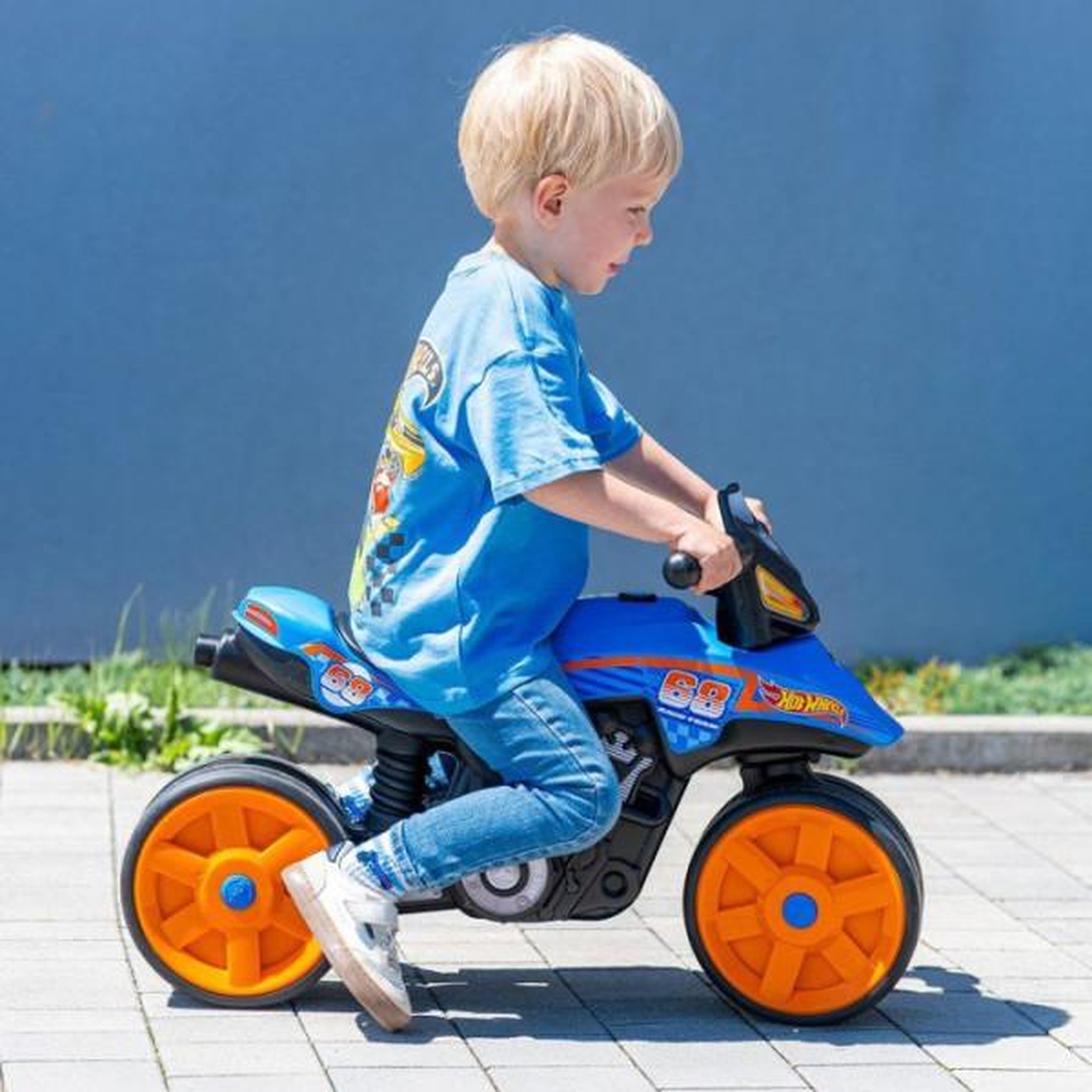 Voir la diapositive 6 : FALK Draisienne velo  - roues silencieuses - falk - moto hot wheels - plastique recyclé - guidon directionnel - bleu