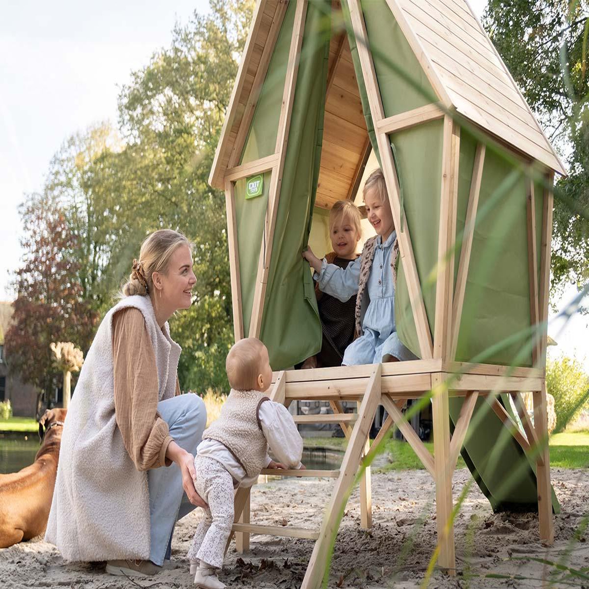 Voir la diapositive 5 : EXIT TOYS Maisonnette en bois pour enfants yuki 300 - exit toys