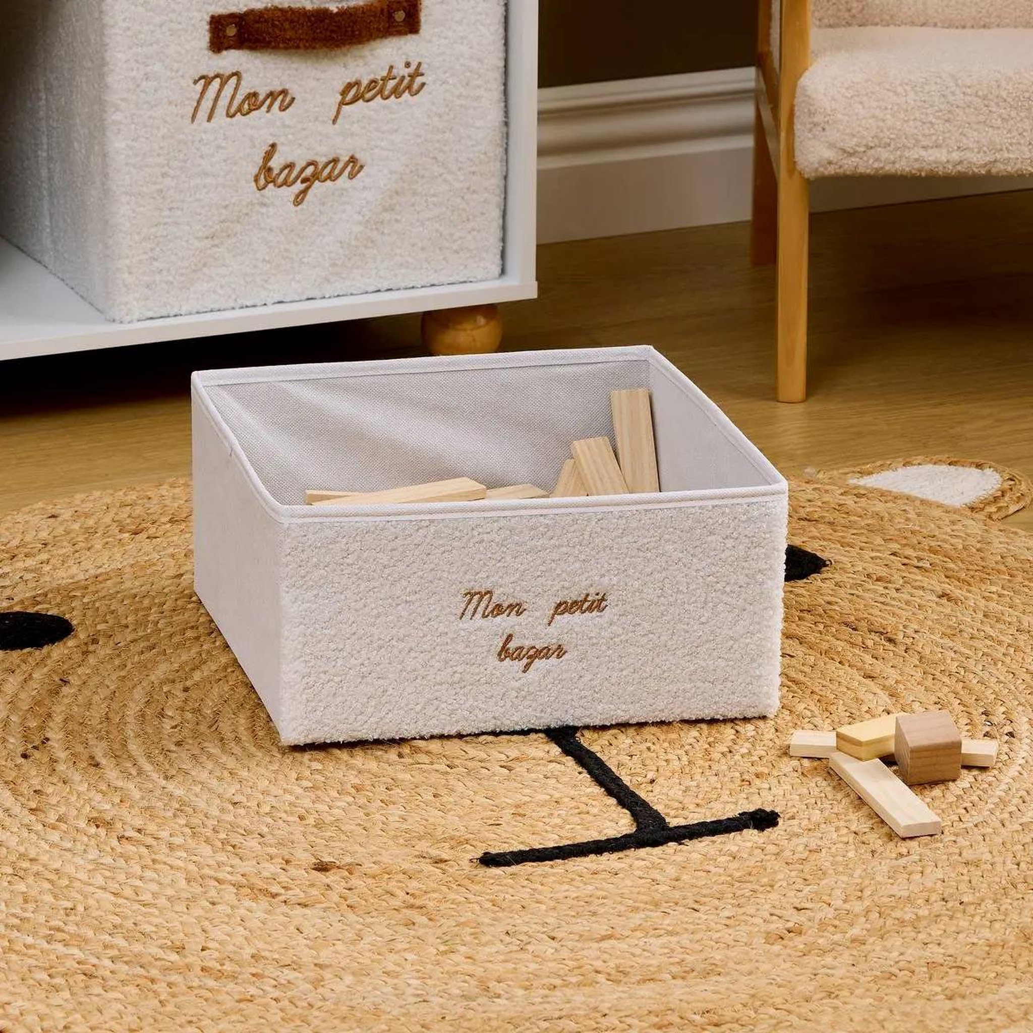 Voir la diapositive 3 : Atmosphera Kids Boîte de rangement enfant  mon petit bazar  29x29cm blanc