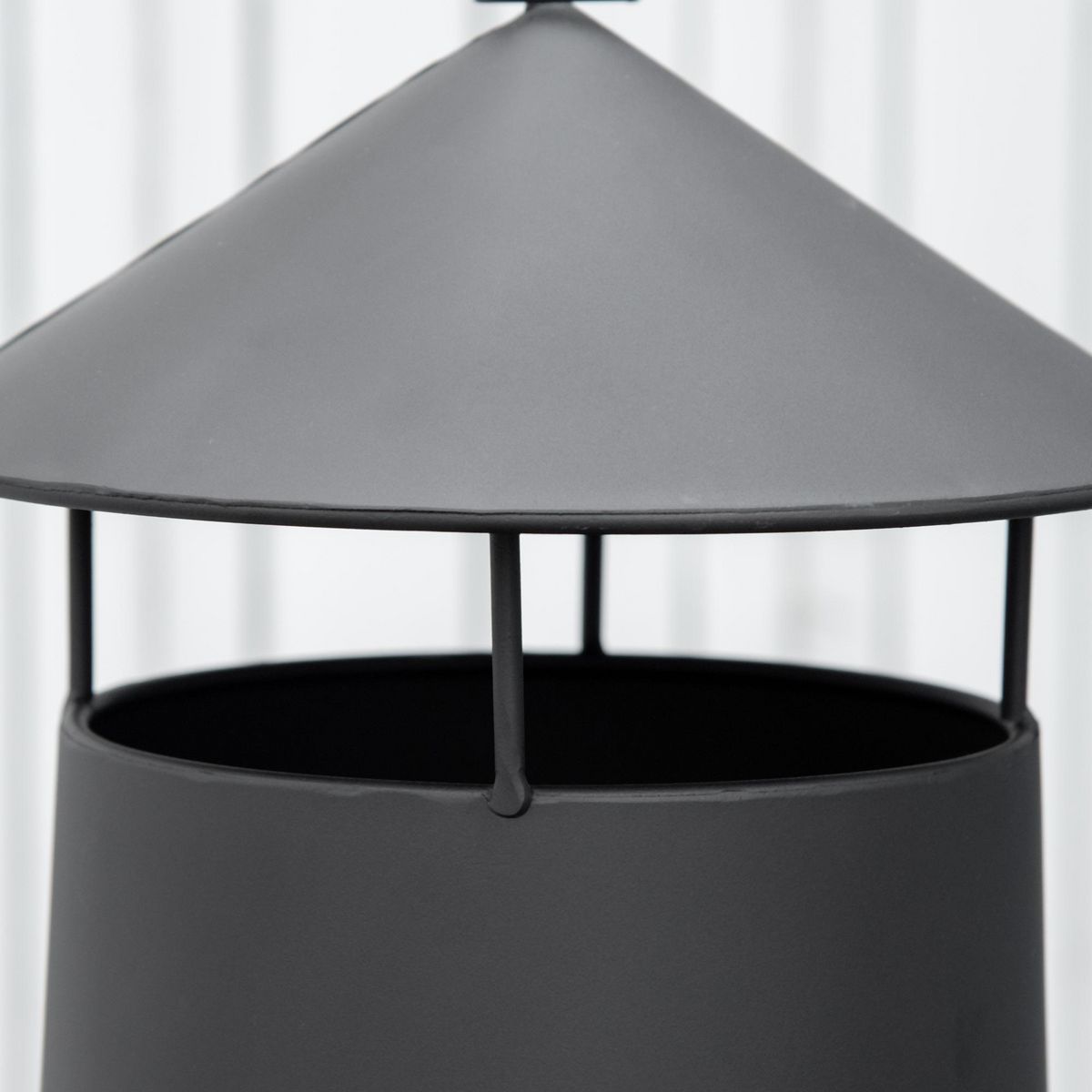 OUTSUNNY Brasero cheminée d'extérieur H.133 Ø 45 cm tisonnier large foyer - espace de rangement pour bûches - métal noir