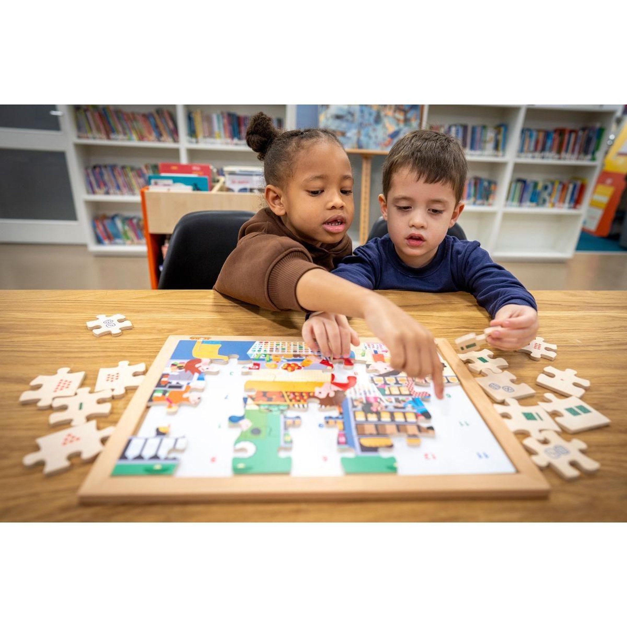 Voir la diapositive 4 : EDUCO Sens des nombres - quantités jusqu'à 12 — 35 pièces de puzzle