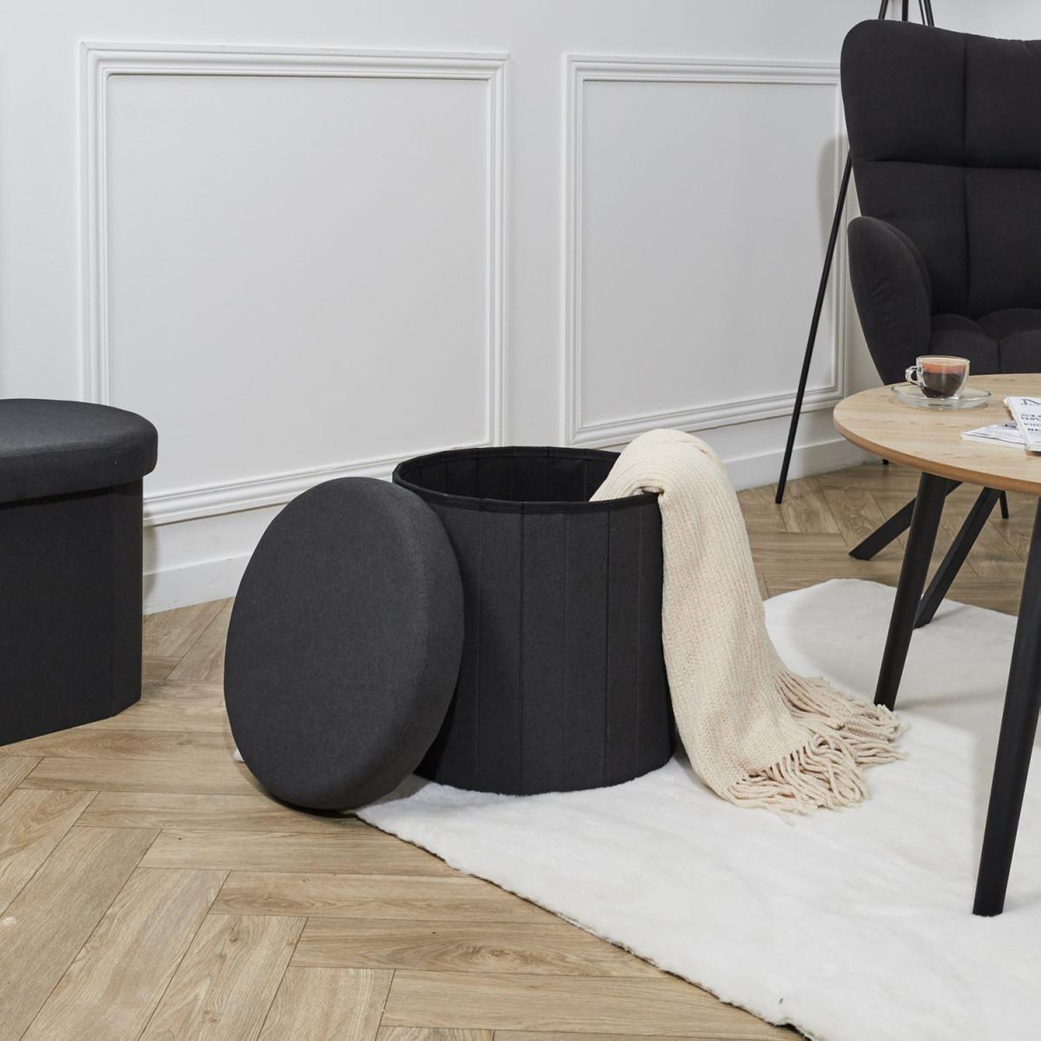 Voir la diapositive 5 : The Home Deco Factory Pouf coffre pliable  pills  38cm noir