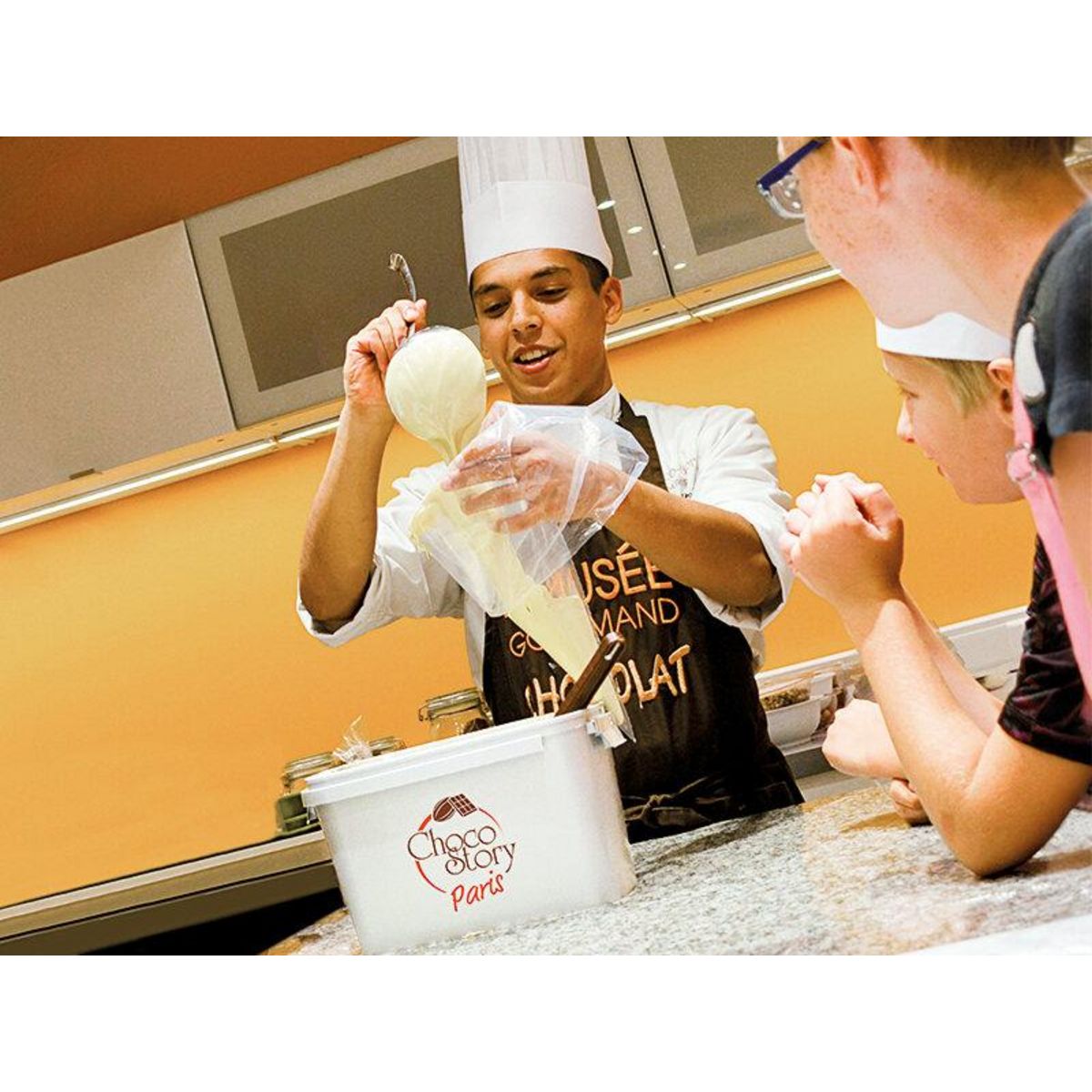 Smartbox une entrée au musée Choco-Story avec atelier de création de chocolats pour 2 personnes - Coffret Cadeau Sport & Aventure