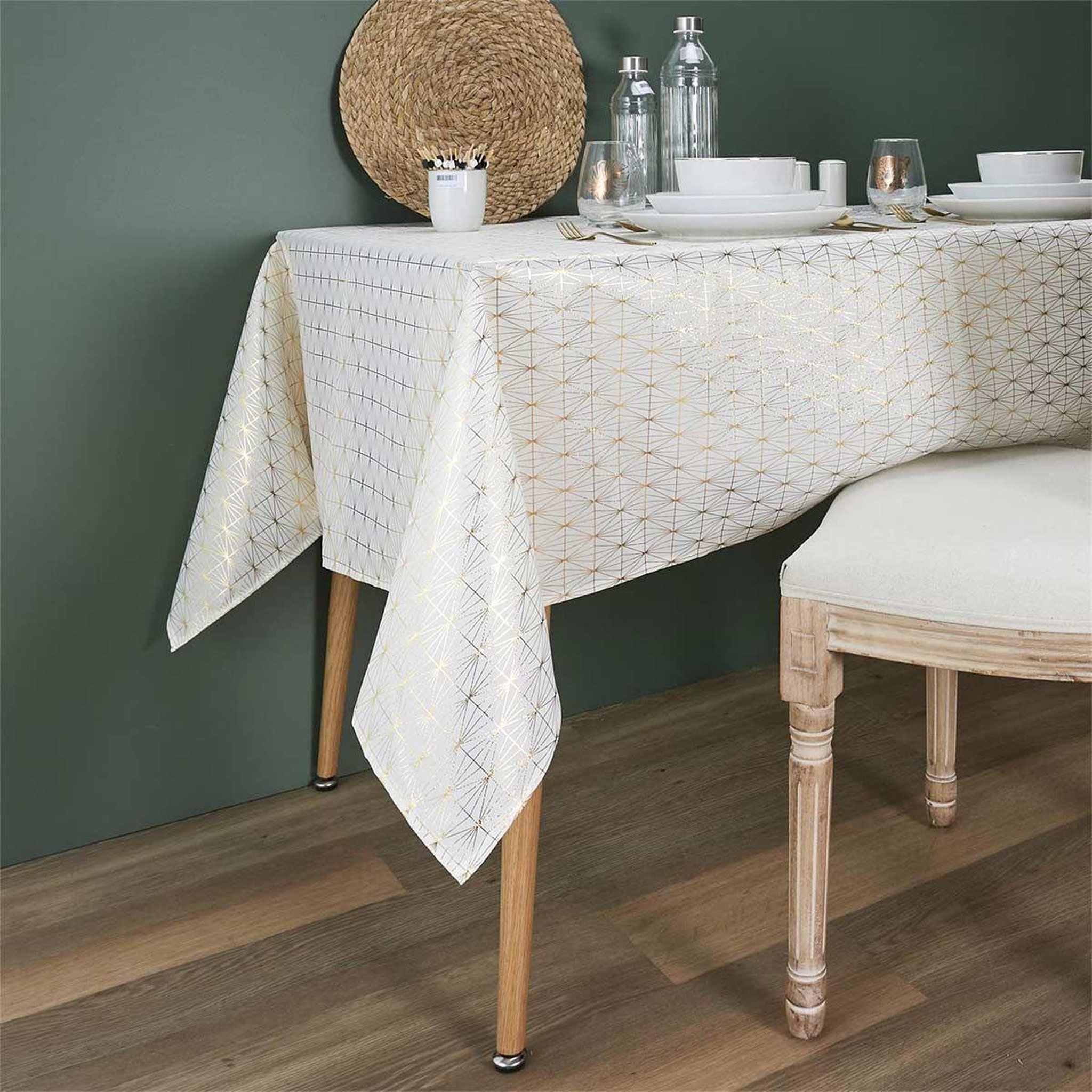 Voir la diapositive 1 : The Home Deco Factory Nappe rectangulaire  géométrique  140x250cm or