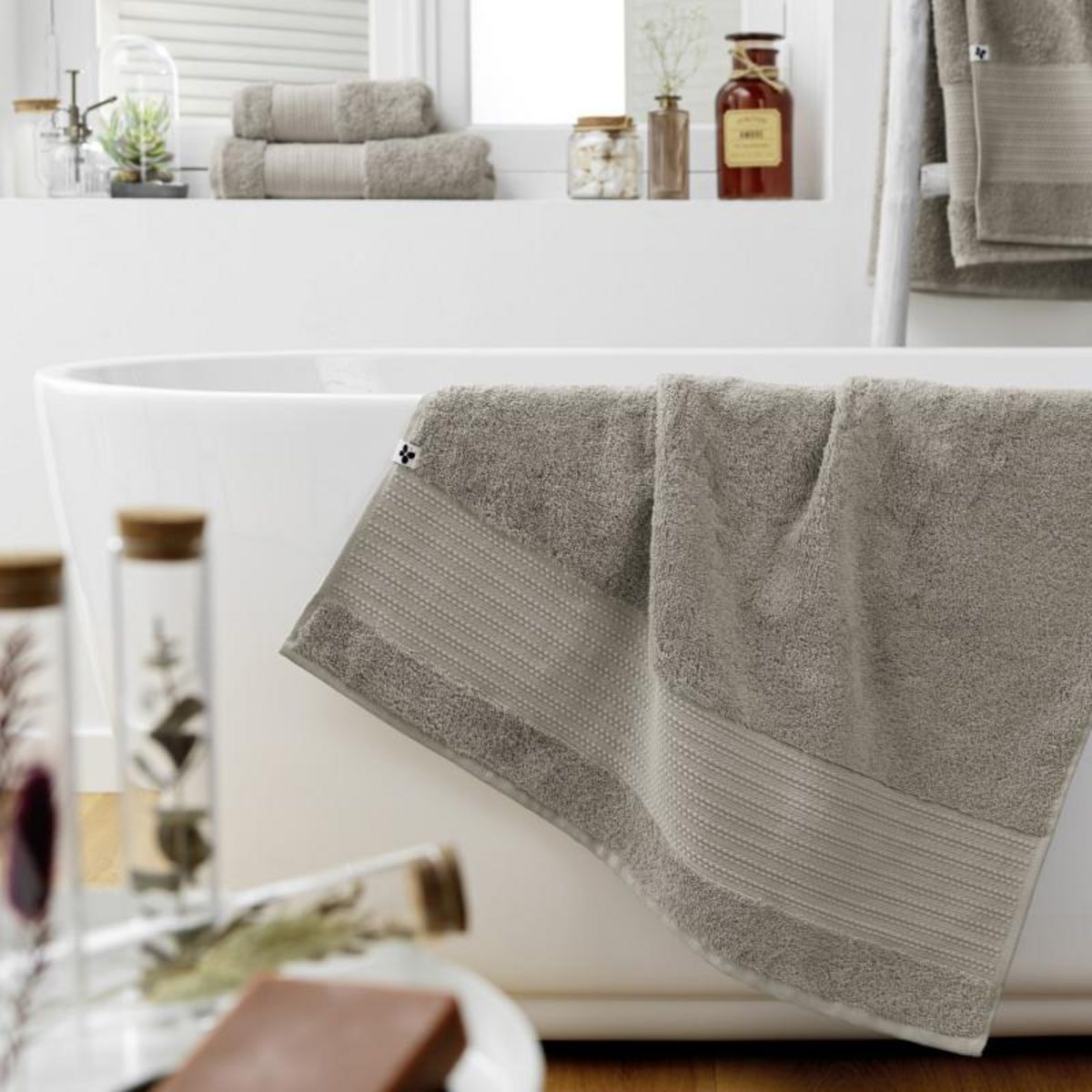 L EFFET PAPILLON Drap de douche  Garance  70 x 130 cm / 100% Coton Bio / 600 gr/m² l'Effet Papillon -  - Drap de douche 70 x 130 cm