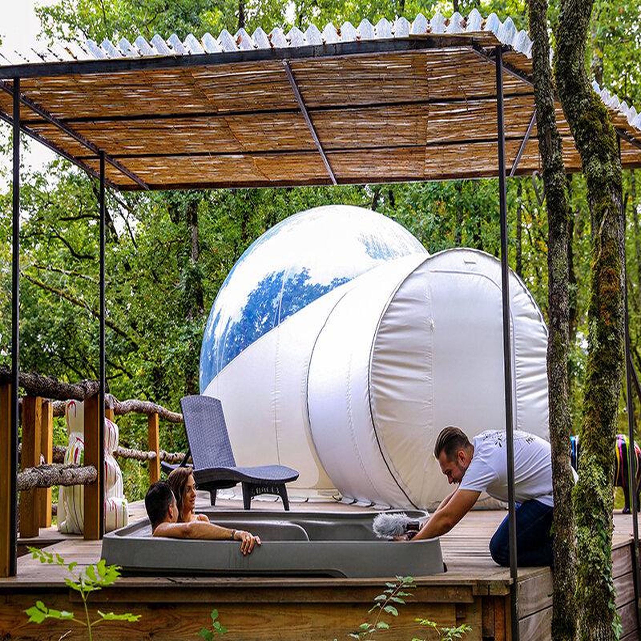 Voir la diapositive 2 : Smartbox Séjour insolite en bulle avec bain bouillonnant au cœur des vignobles de gaillac - coffret cadeau séjour