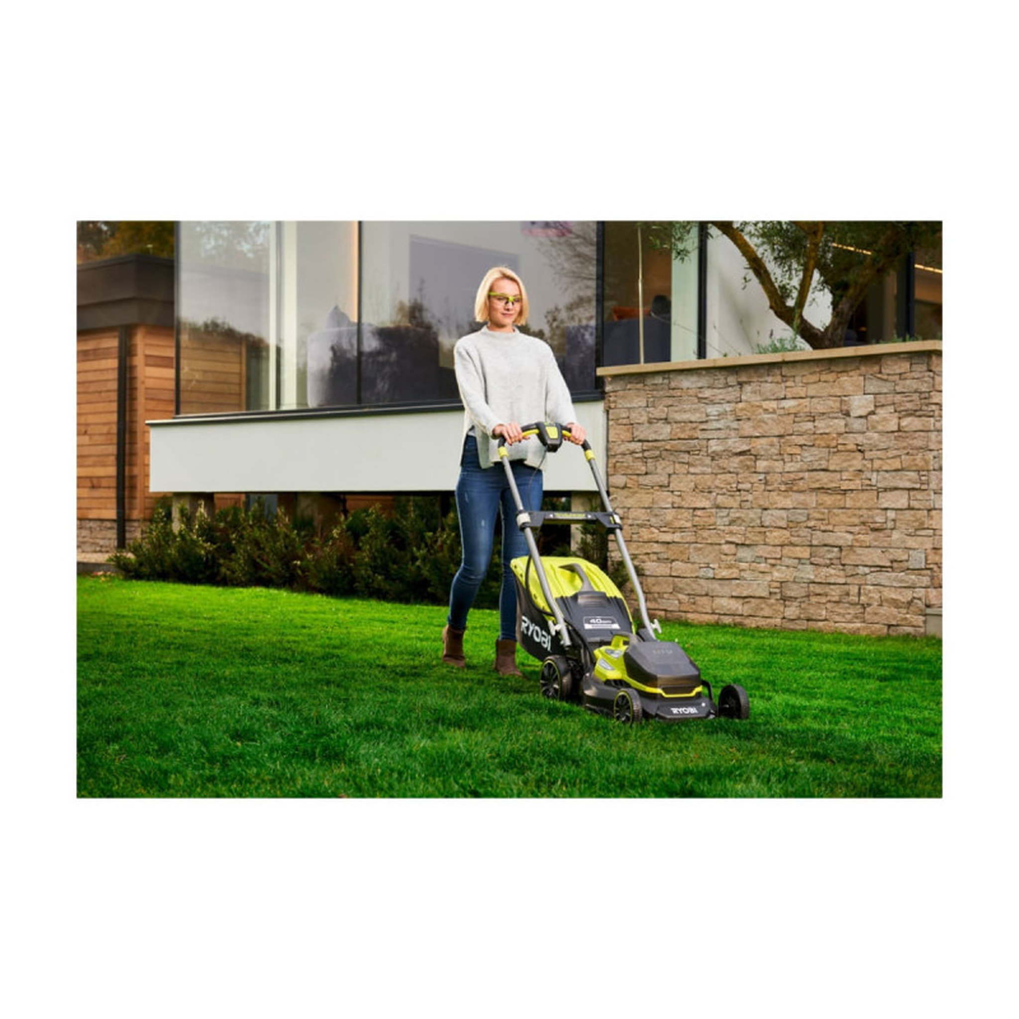 Voir la diapositive 4 : Ryobi Tondeuse RYOBI 18V Brushless - coupe 37cm - Sans batterie ni chargeur - RY18LMX37A-0