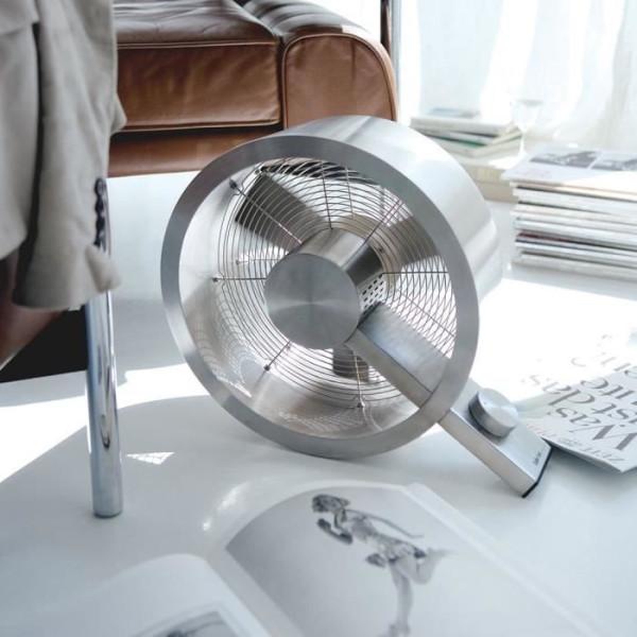 Voir la diapositive 3 : STADLER FORM Ventilateur de table Stadler Form Q métallique