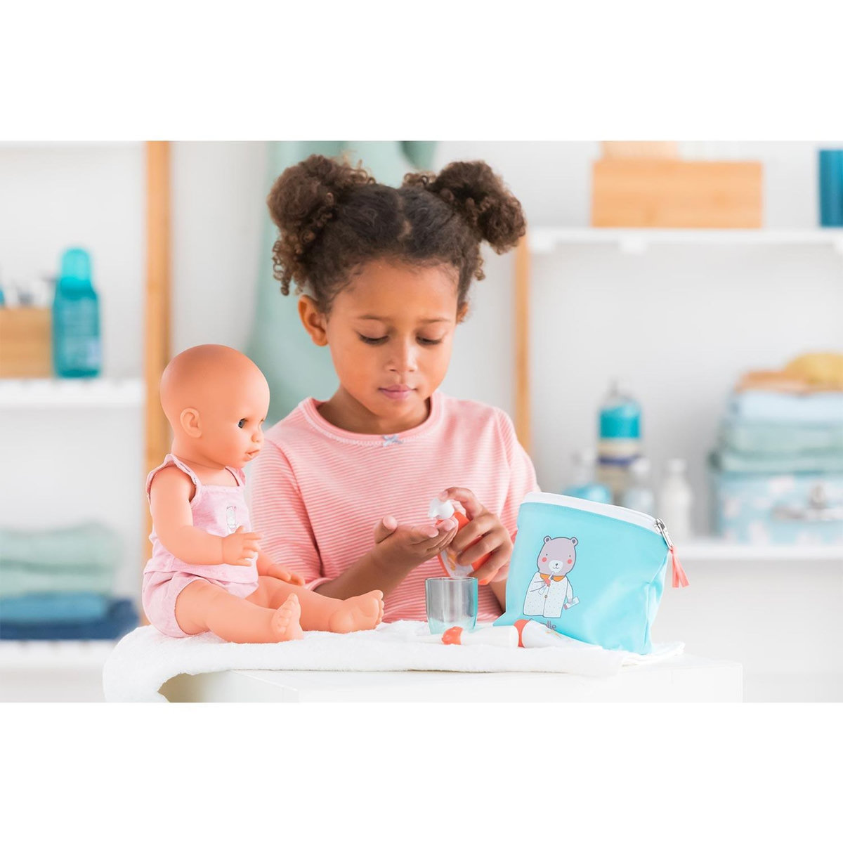 Corolle Trousse de toilette et accessoires pour poupon 36 et 42 cm