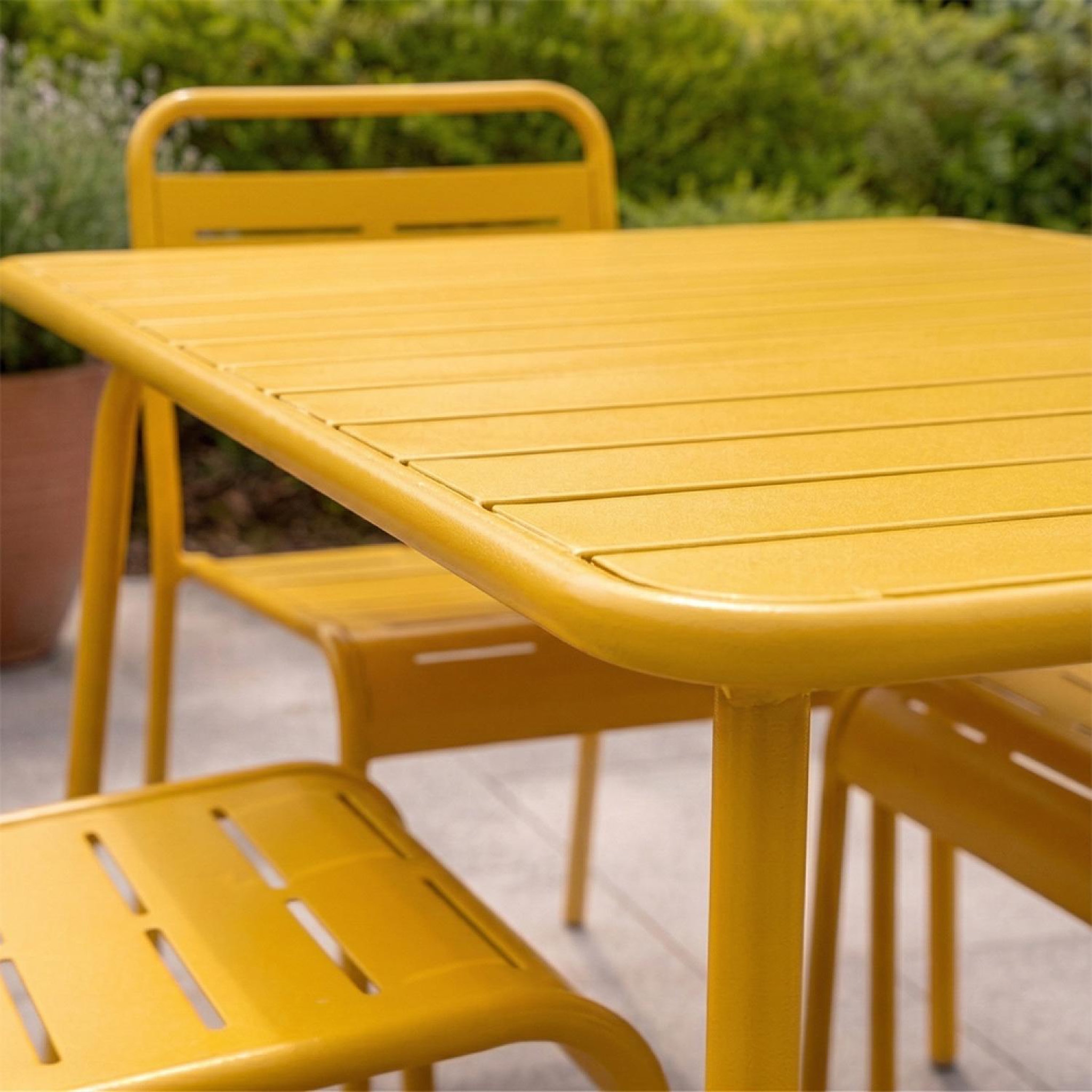 Voir la diapositive 6 : CONCEPT USINE Ensemble table de jardin 160 cm et 6 chaises jaune BERGAME