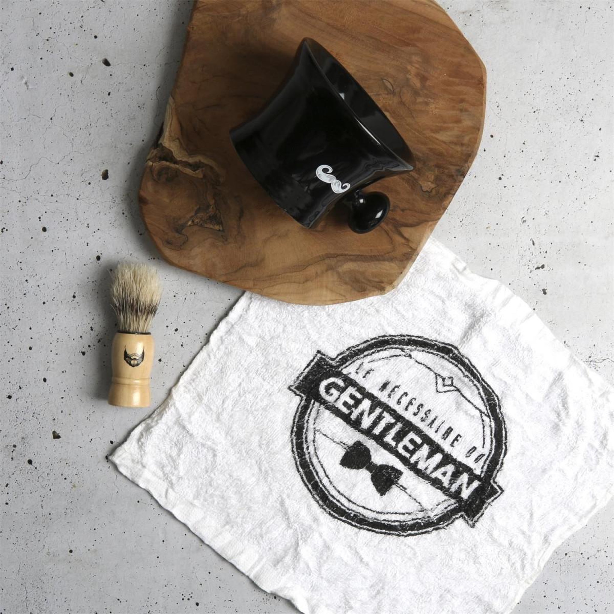 Voir la diapositive 5 : Cosmetic Club Coffret entretien barbe  3 accessoires  10cm noir