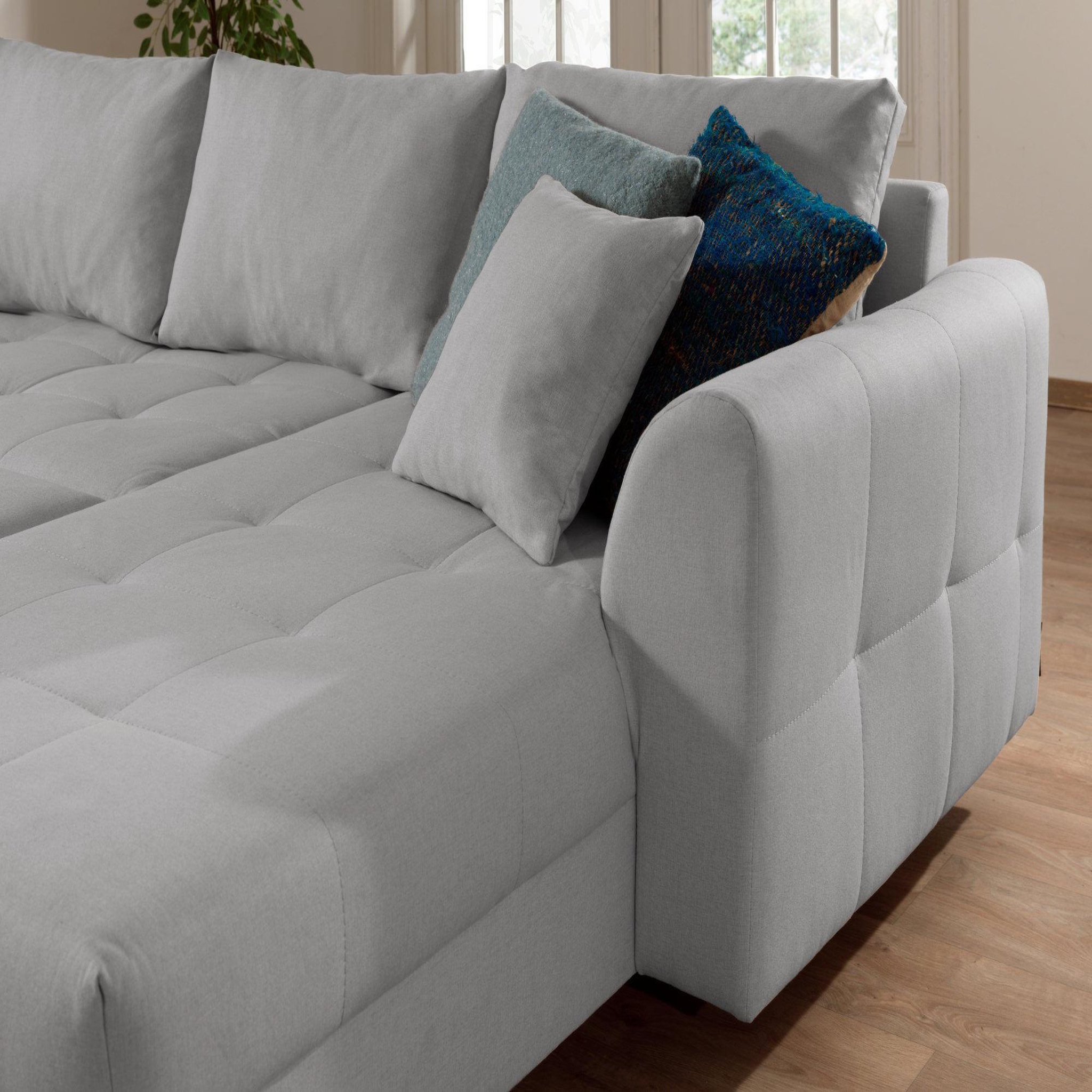 Voir la diapositive 5 : LISA DESIGN Rune - canapé panoramique avec pouf d'appoint - 7 places - style scandinave - gauche