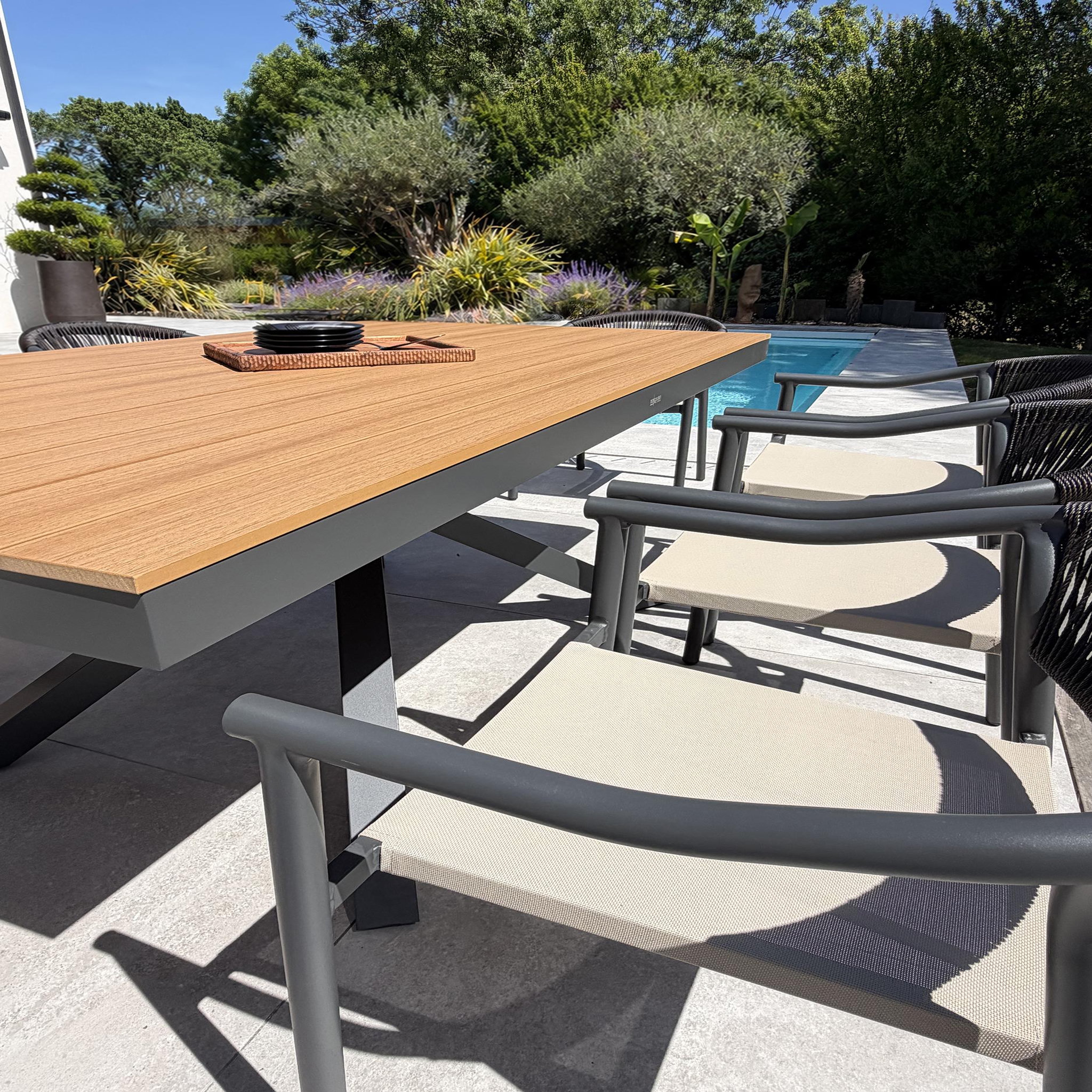 Voir la diapositive 4 : DCB GARDEN Ensemble repas de jardin en aluminium