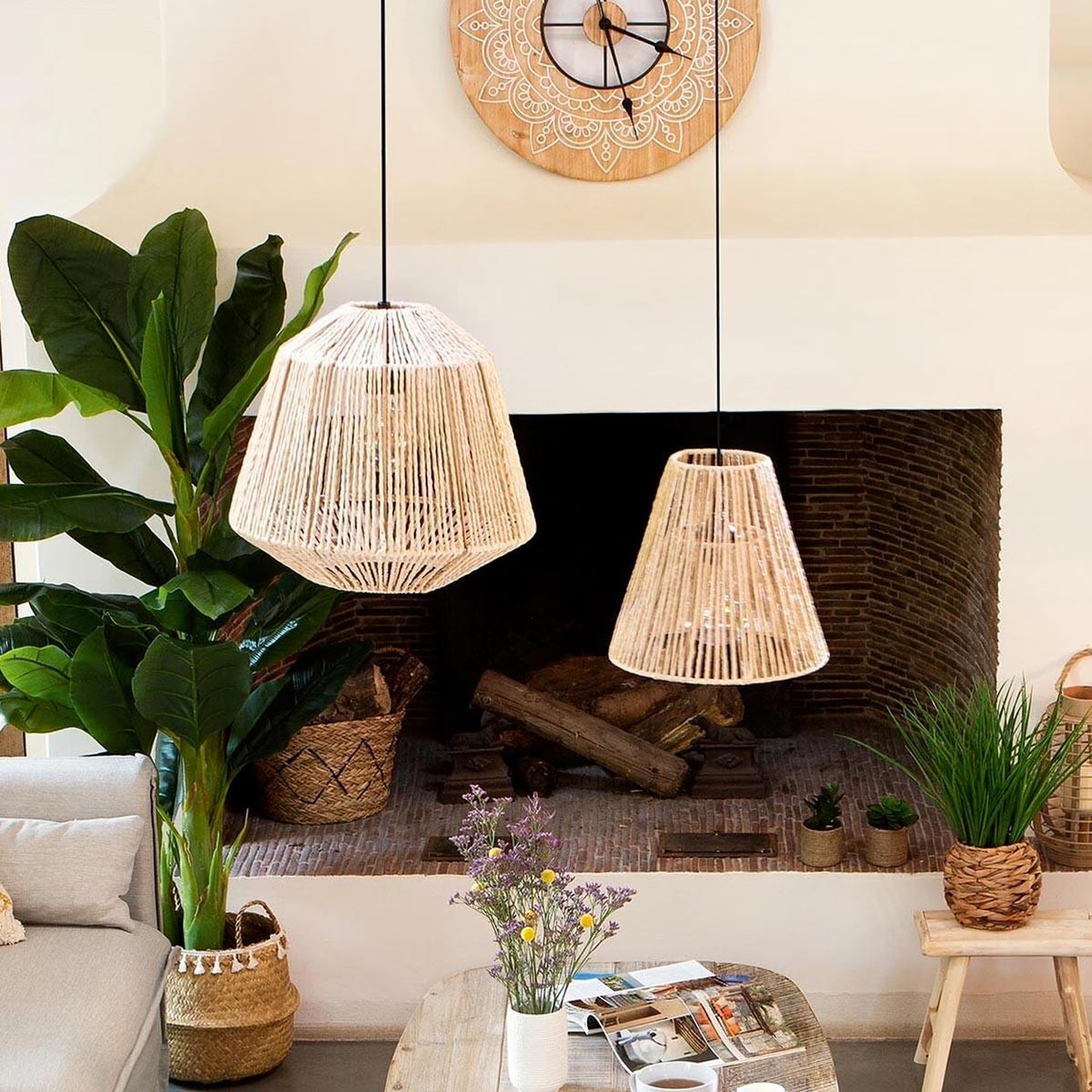Voir la diapositive 4 : ATMOSPHERA Suspension luminaire cône effet corde ethnik - h. 95 cm - beige