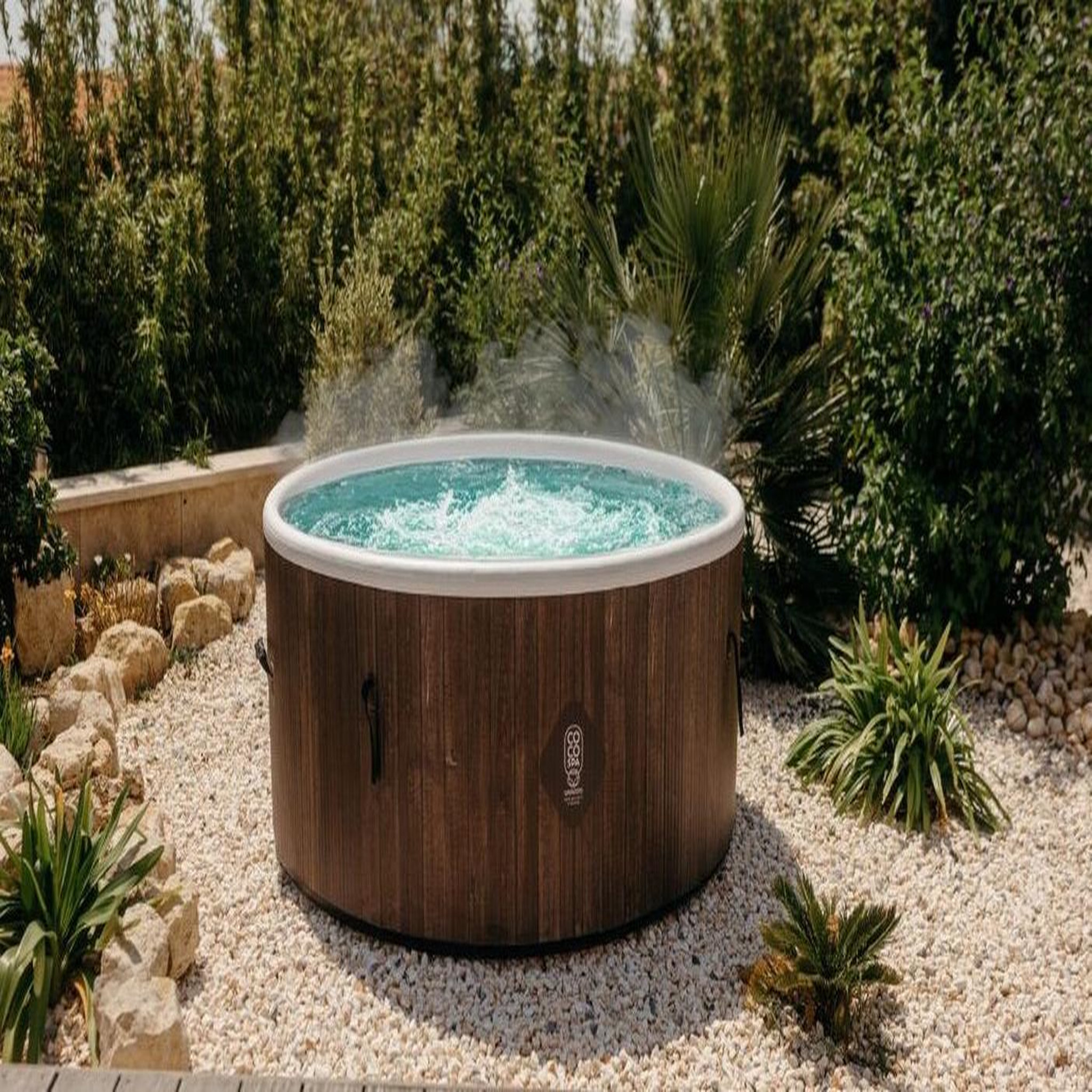 Voir la diapositive 1 : COCO SPA Spa gonflable Helsinki