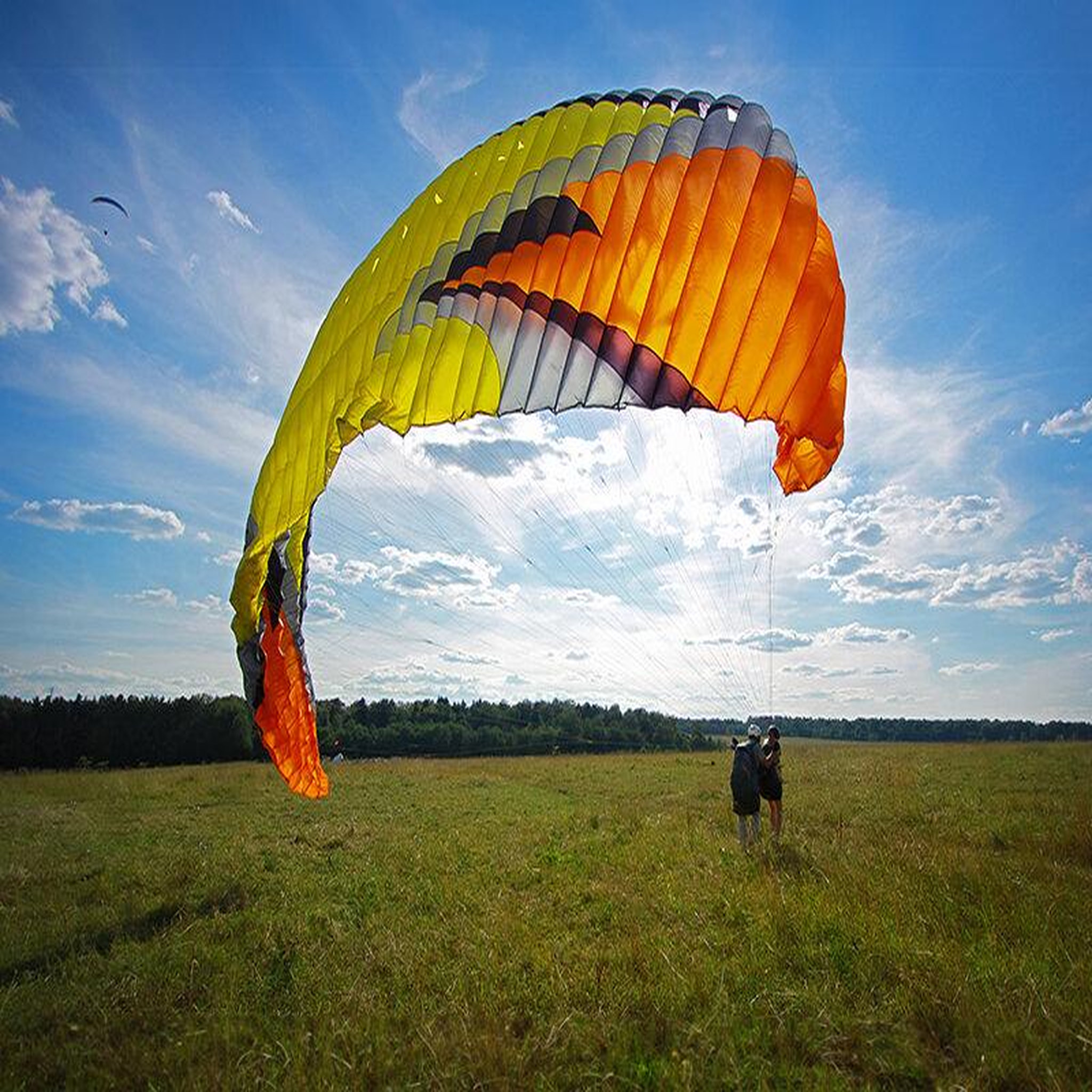 Voir la diapositive 5 : Smartbox Saut en parachute près de narbonne - coffret cadeau sport & aventure