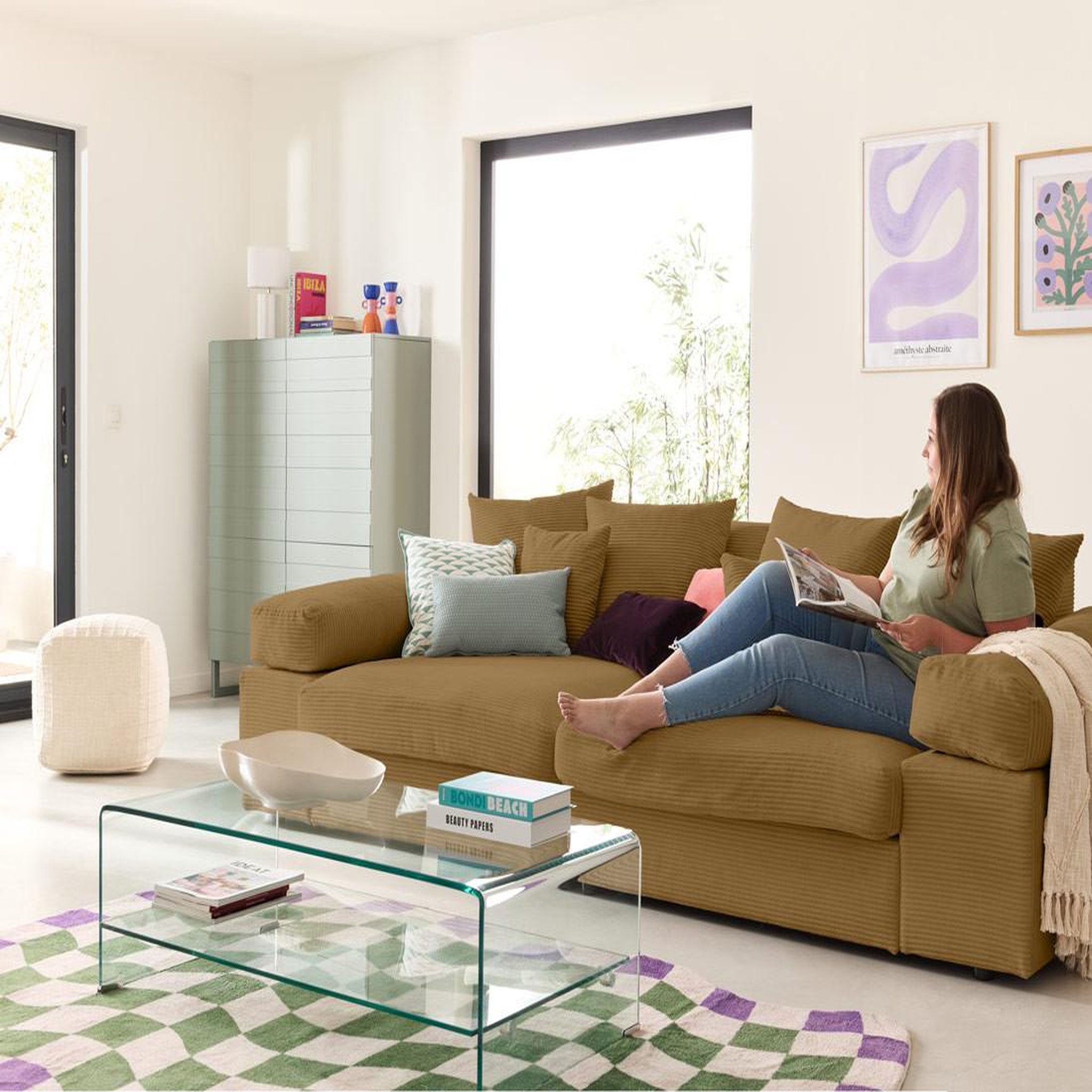 Voir la diapositive 4 : LISA DESIGN Aspen - canapé 4 places - assise profonde - velours côtelé