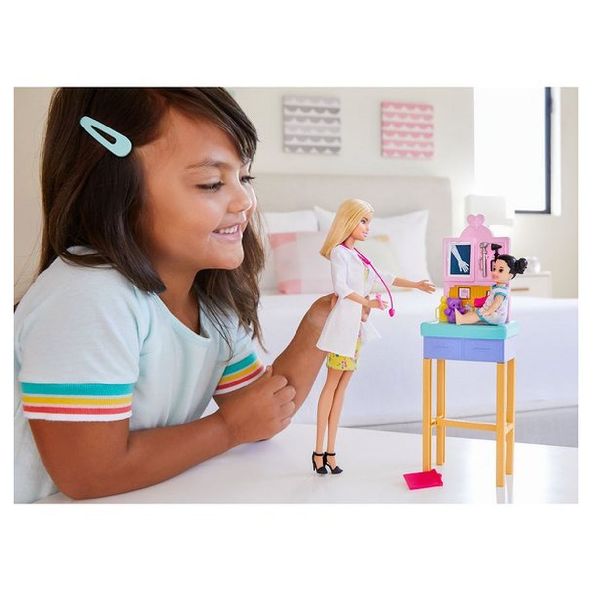 BARBIE Poupée Barbie Docteure