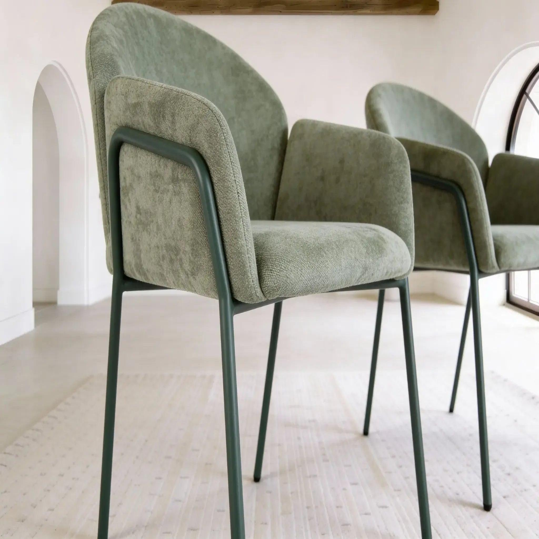 Voir la diapositive 3 : CASANOVA PARIS Naya - lot de 2 chaises tissu