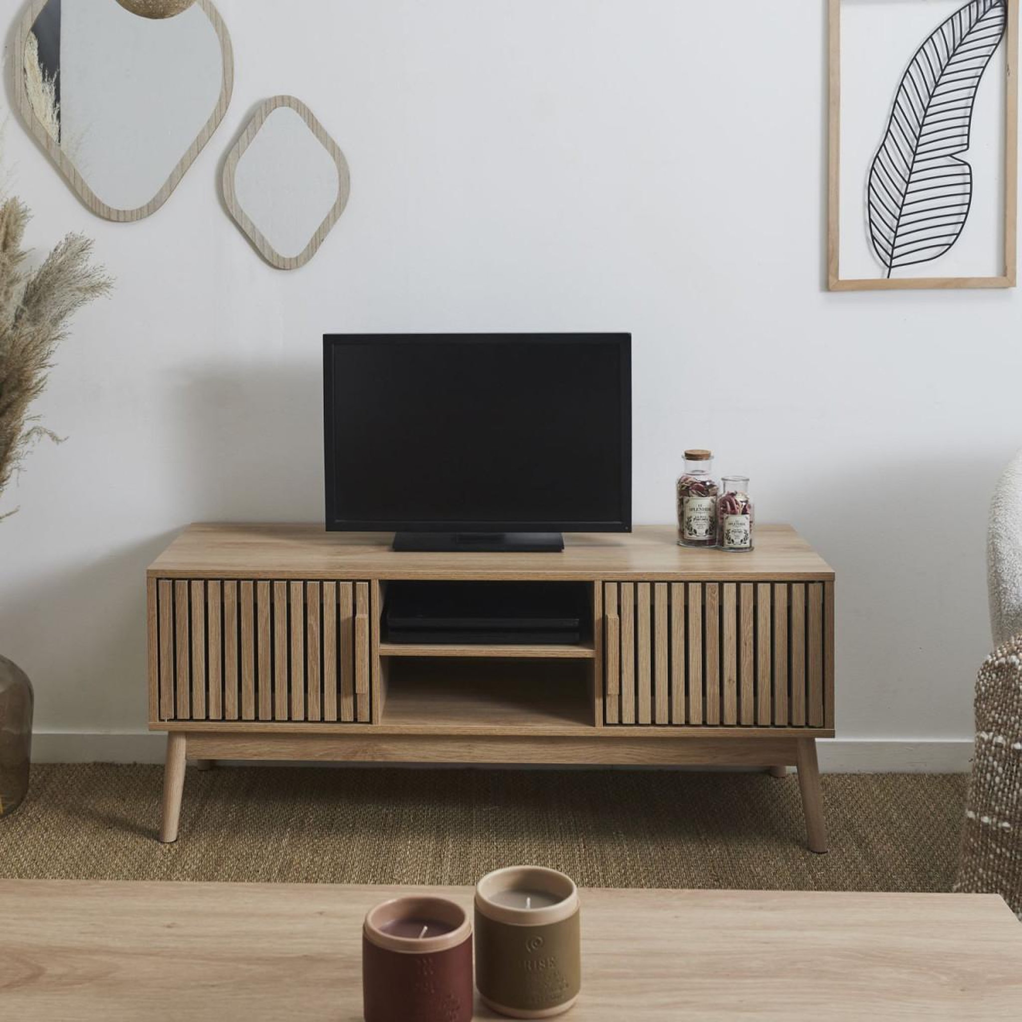 Voir la diapositive 5 : The Home Deco Factory Meuble tv 2 portes  klaus  117cm marron