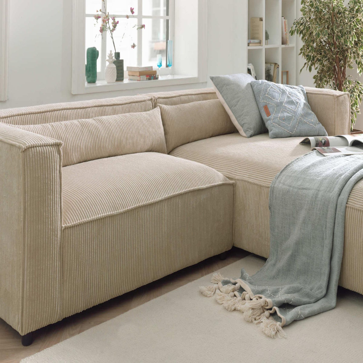 LISA DESIGN Ela - canapé d'angle droit 4 places - en velours côtelé - style contemporain