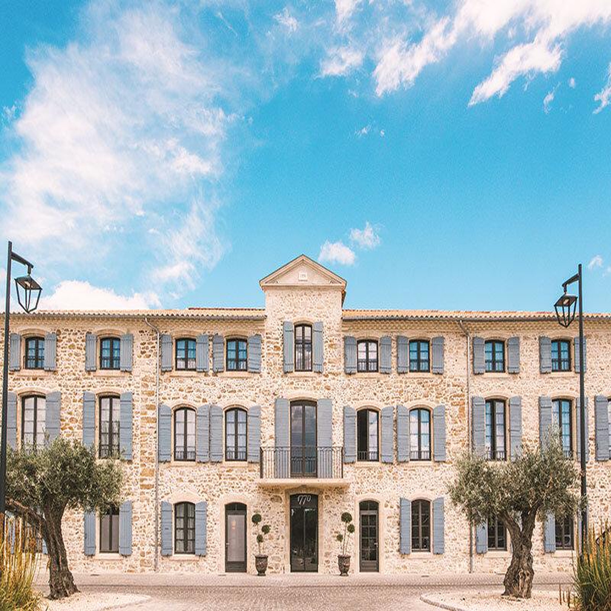 Voir la diapositive 2 : Smartbox 2 jours en hôtel 4* avec accès au spa à avignon - coffret cadeau séjour