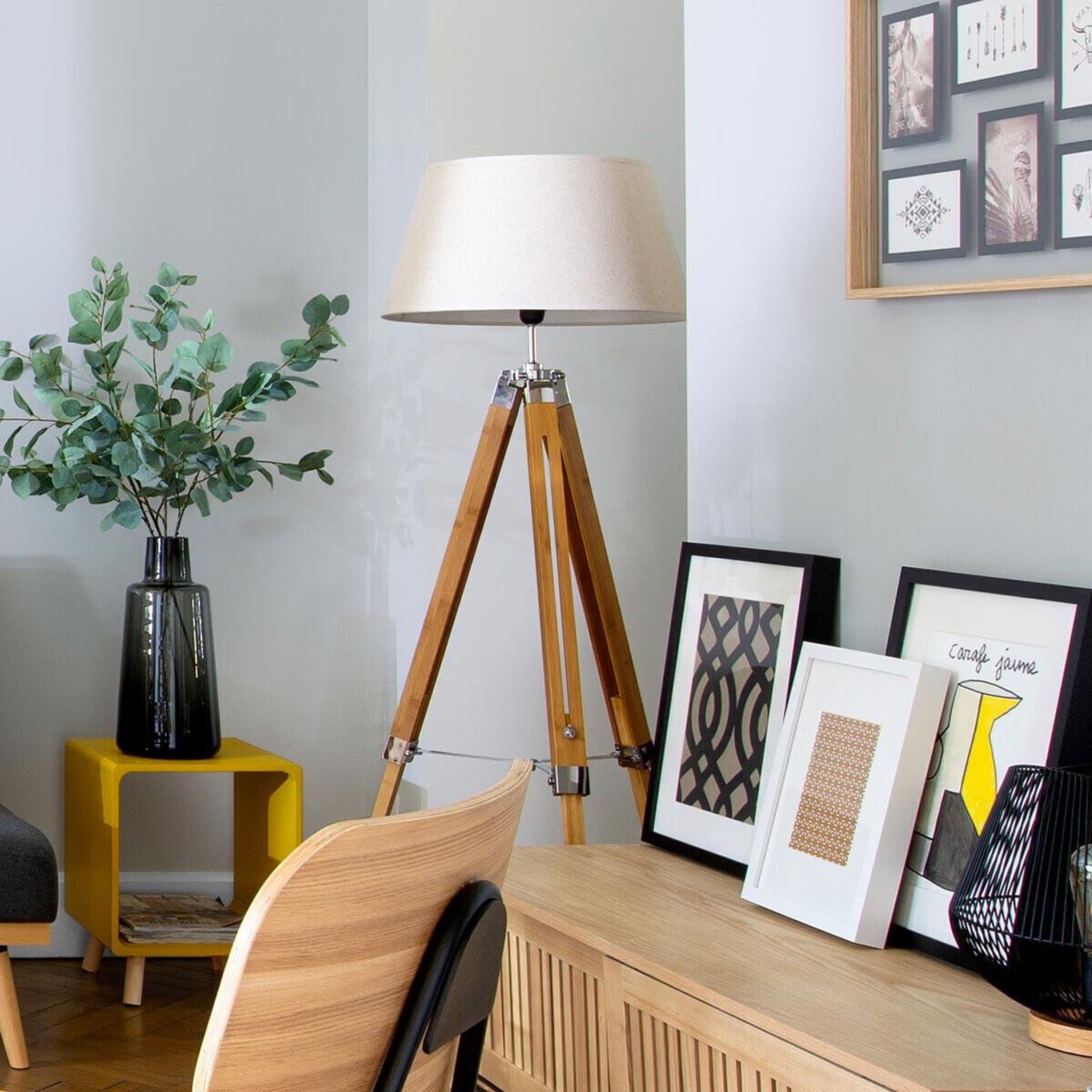 Voir la diapositive 5 : ATMOSPHERA Lampadaire trépied bois  runo  145cm beige