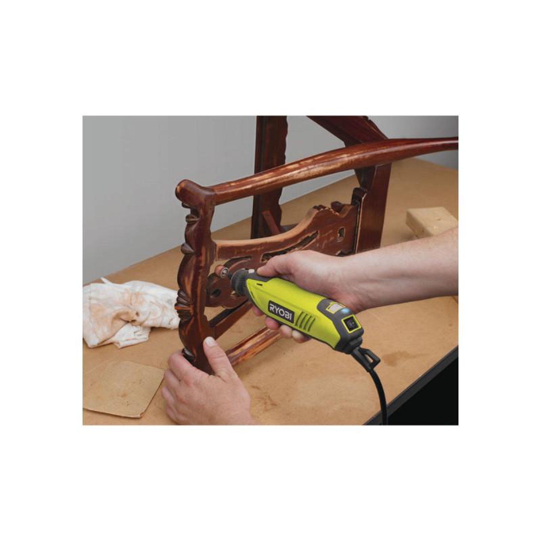 Voir la diapositive 4 : Ryobi Coffret outils multifonctions RYOBI 150W - 115 accessoires - arbre flexible - support télescopique