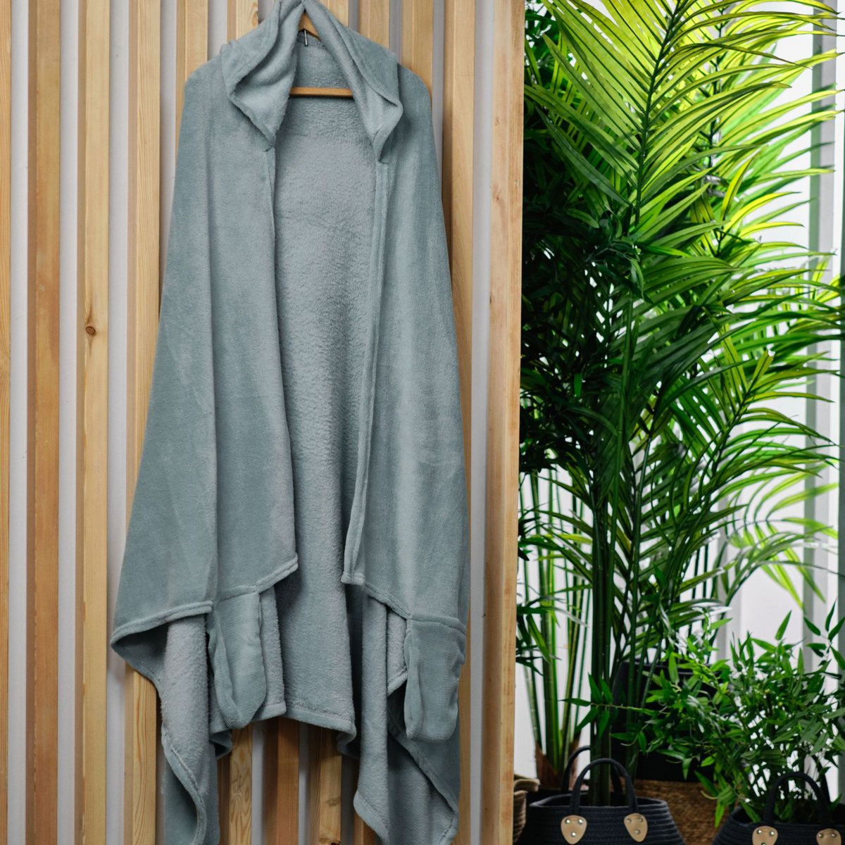 TODAY Plaid TV à capuche doux et moelleux en polyester 