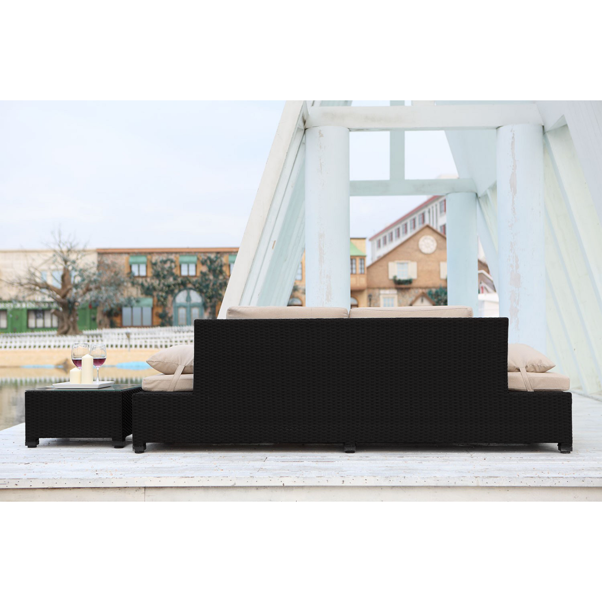 CONCEPT USINE Salon de jardin en résine tressée écru et noir CORFOU