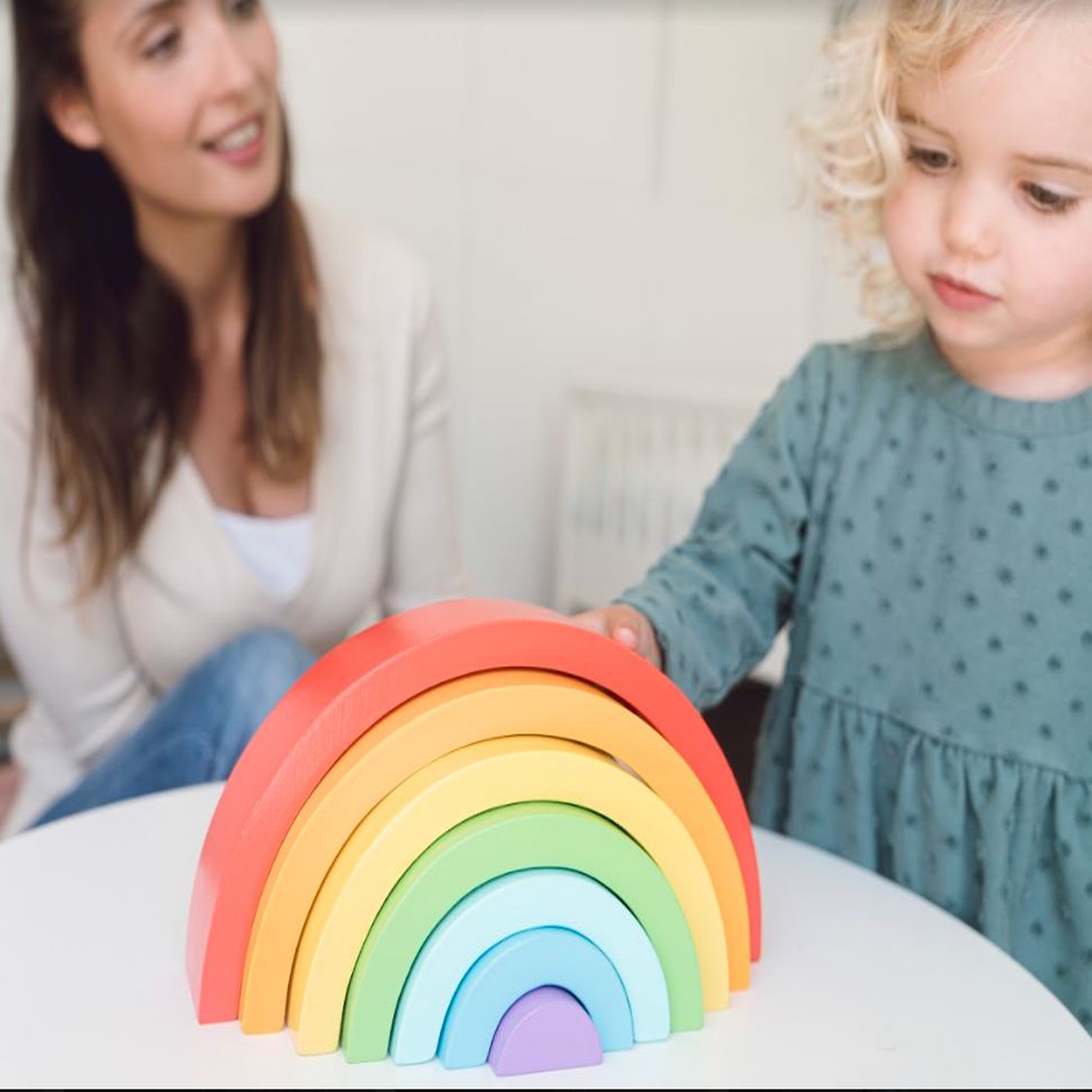 Voir la diapositive 4 : One Two Fun Mon arc-en-ciel en bois Montessori