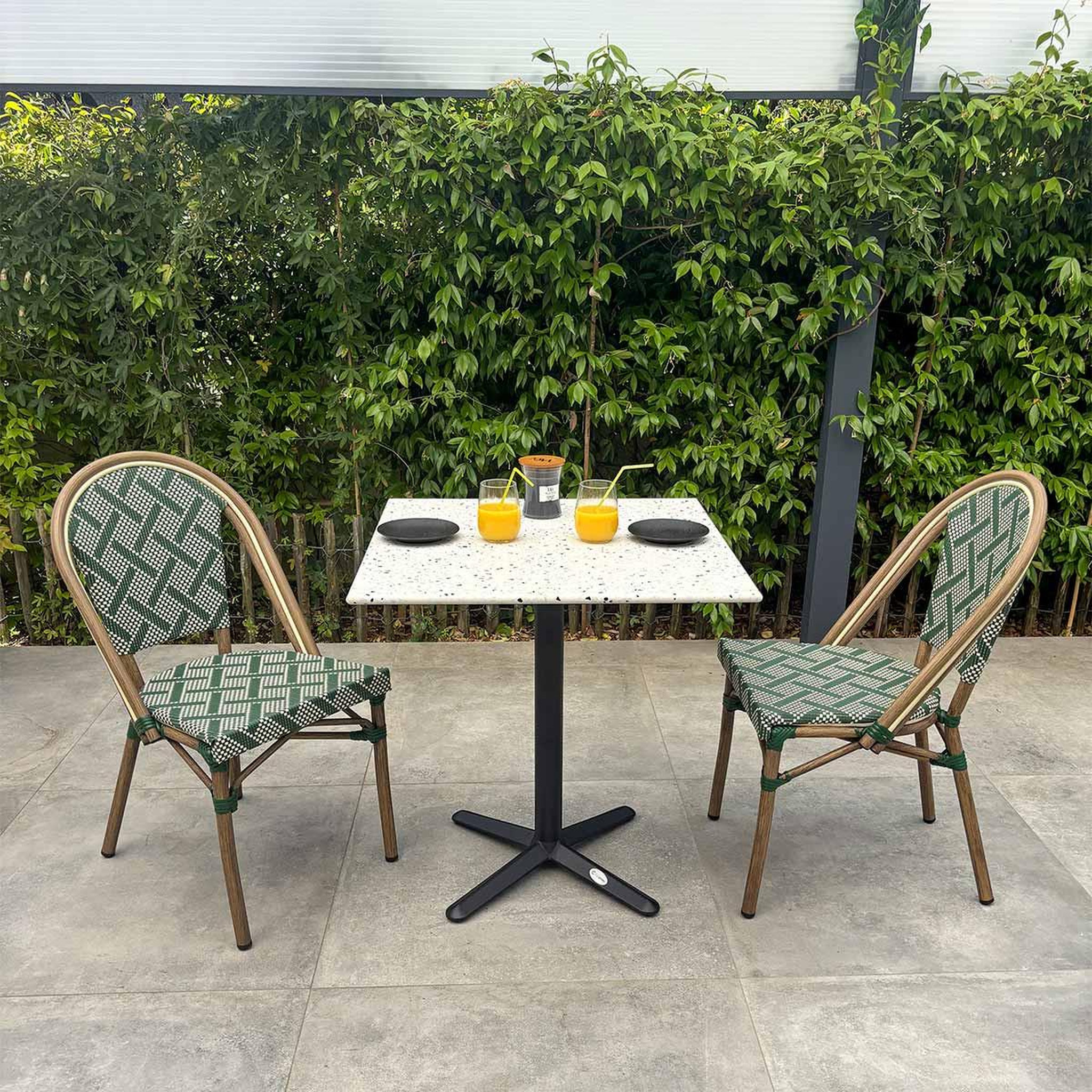 Voir la diapositive 2 : Paris Prix Ensemble table de jardin en terrazzo & 2 chaises  bistro  70cm vert