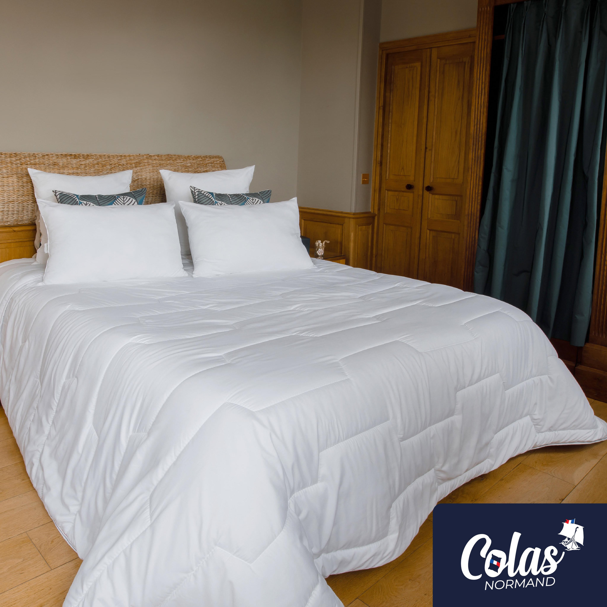 Voir la diapositive 2 : COLAS NORMAND Couette anti-acariens GreenSphère tempérée