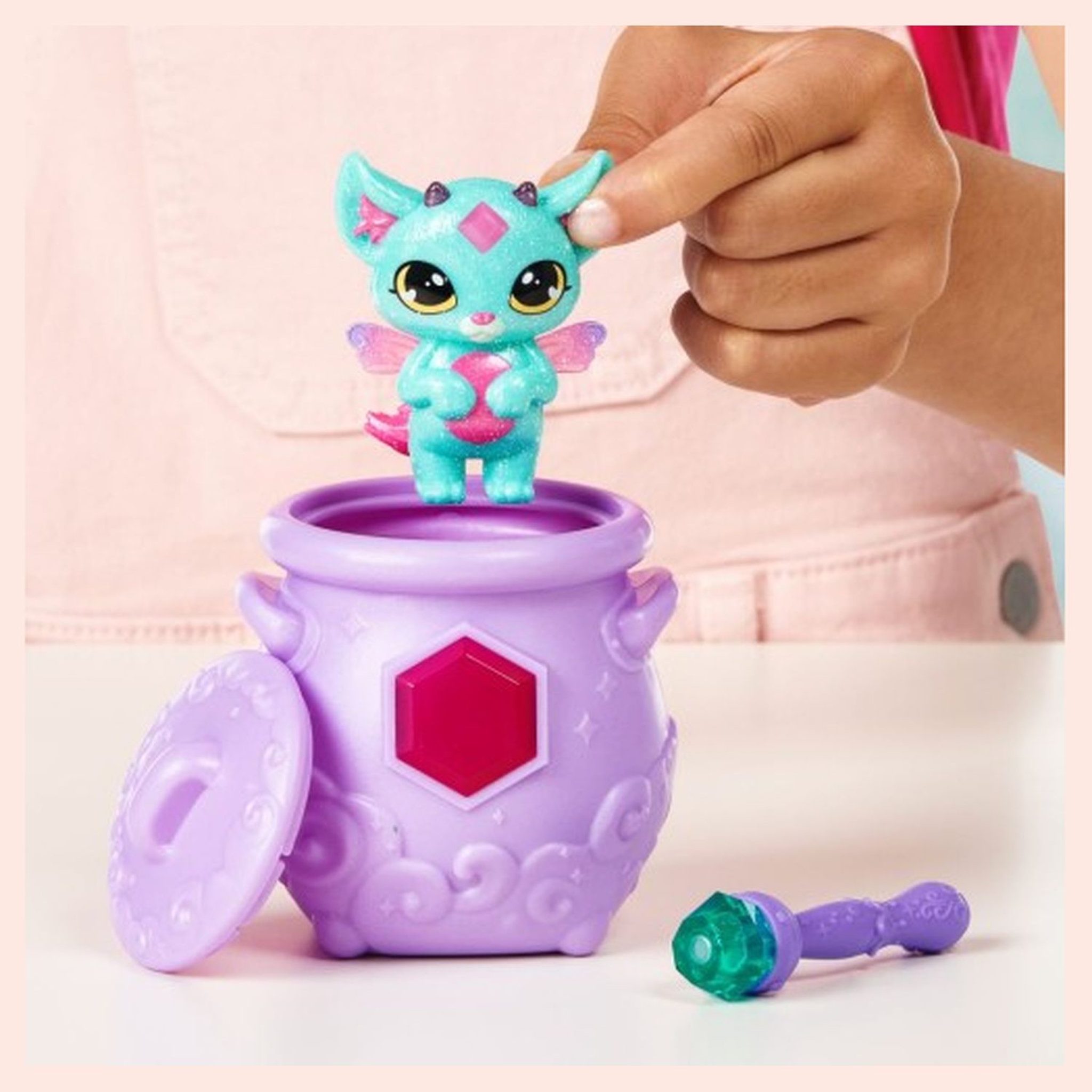 Voir la diapositive 2 : MOOSE TOYS Pack de 4 petits compagnons Mystères Mixlings