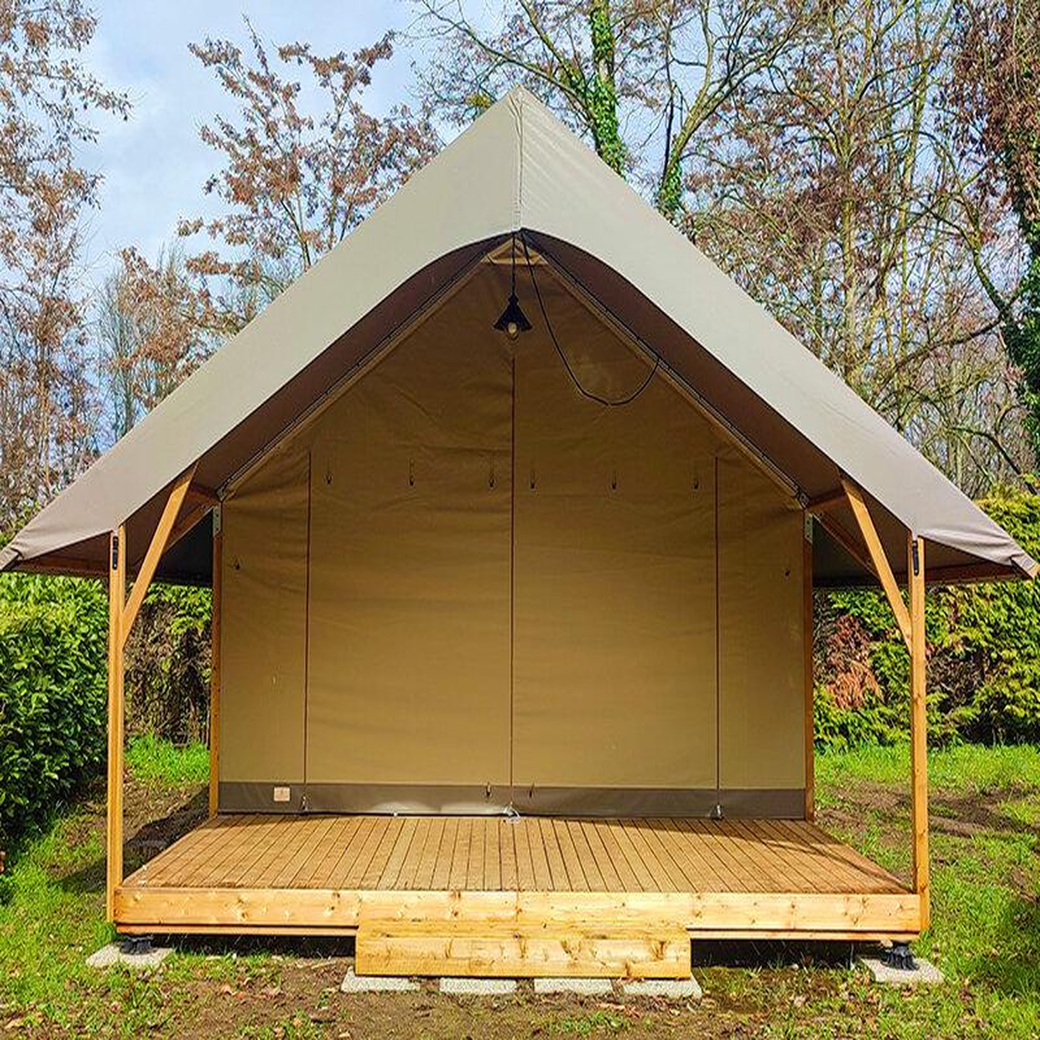 Voir la diapositive 2 : Smartbox 3 jours insolites en tente woodlodge en camping 4* près de toulouse - coffret cadeau séjour