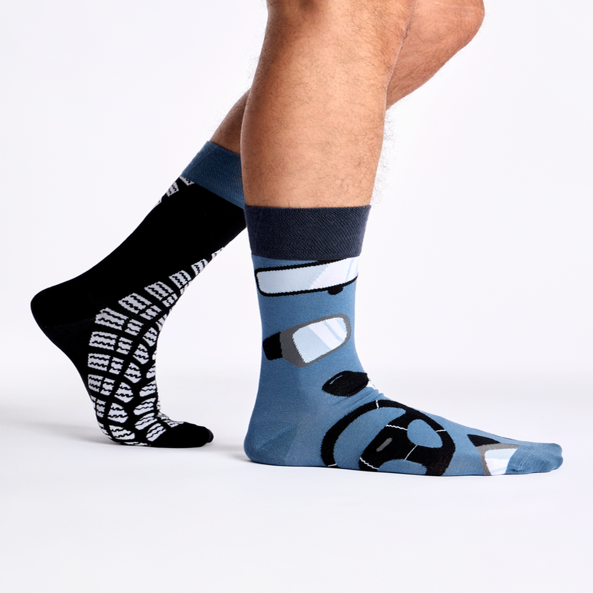 Voir la diapositive 2 : DEDOLES Chaussettes voiture de chauffeur