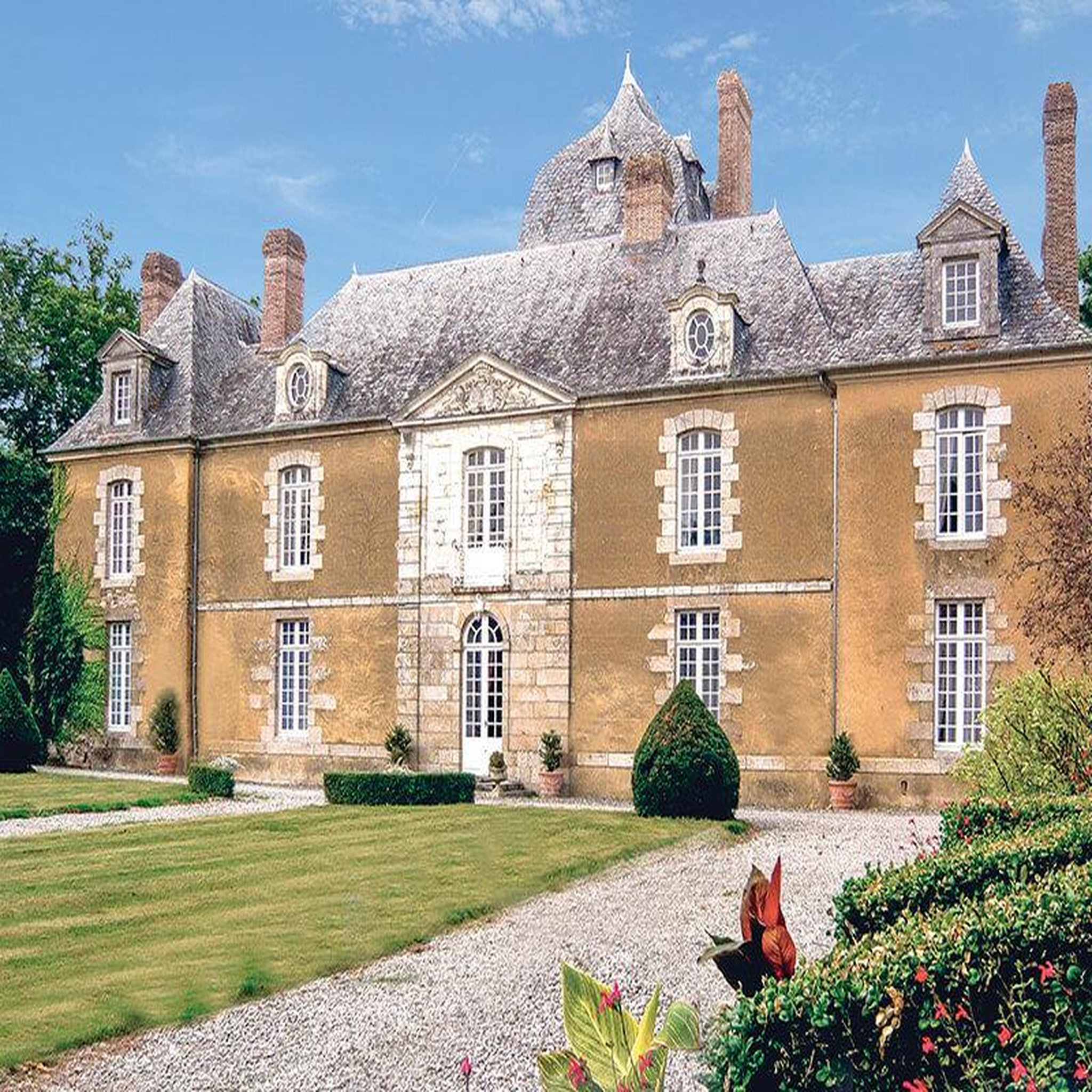 Voir la diapositive 4 : Smartbox Une nuit au château pour un duo romantique - coffret cadeau séjour