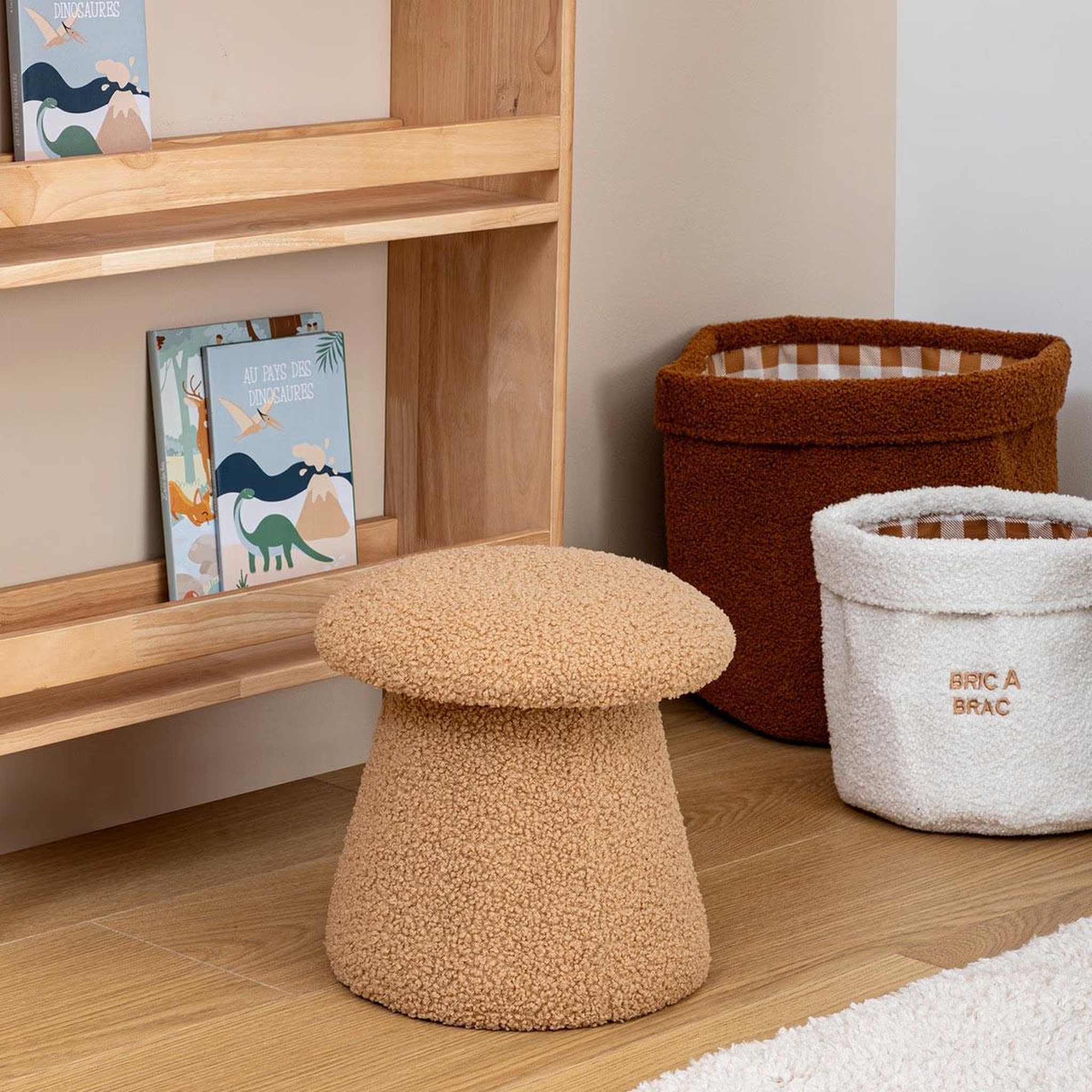 Voir la diapositive 4 : Atmosphera Kids Pouf enfant bouclette  champignon  27cm marron