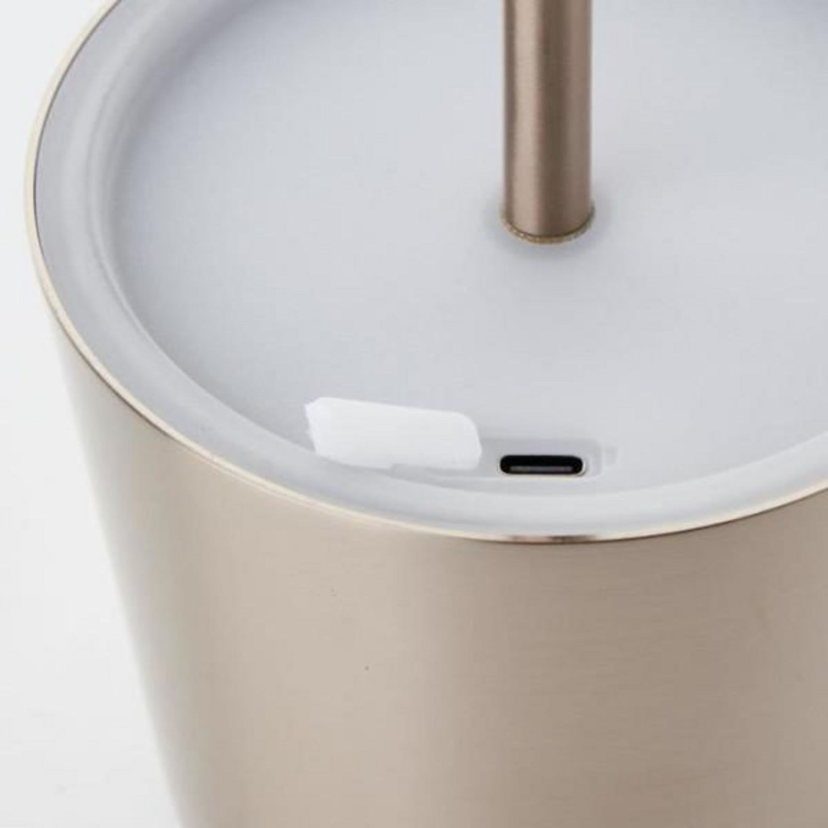 BRILLIANT Lampe a poser d'extérieur - BRILLIANT - XAANA - Rechargeable - Cuivre - LED - 2W - 160lm - CCT - DIM - USB - IP44